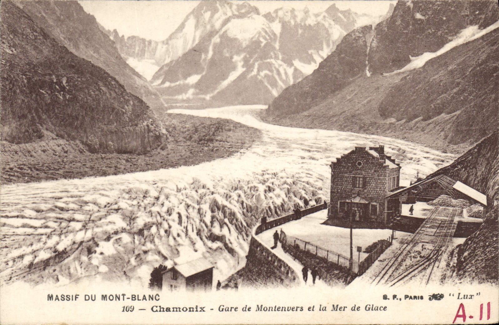 CPA Massif du Mont Blanc Chamonix Gare de Montenvers et la Mer de Glace 