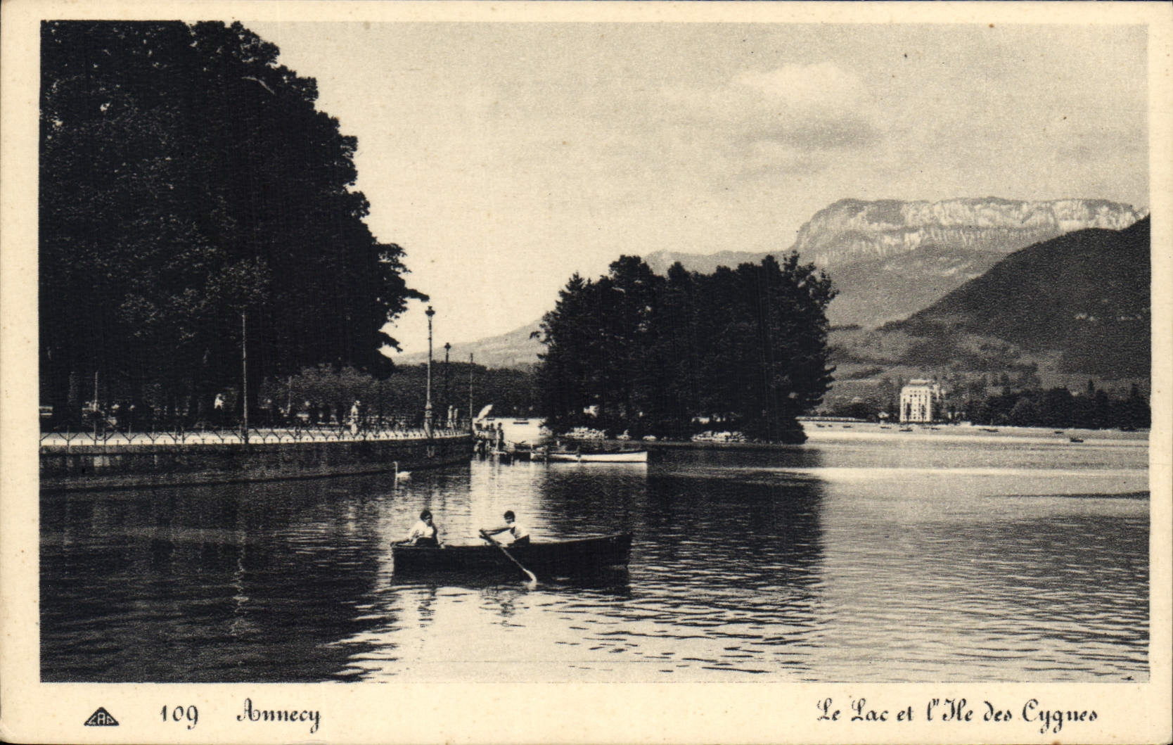 CPA Annecy Le Lac et l'Ile des Cygnes 
