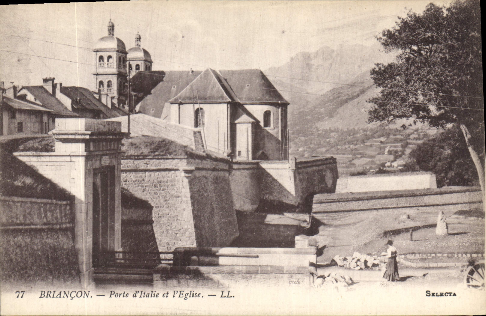 CPA Briancon Porte d'Italie et l'Eglise 