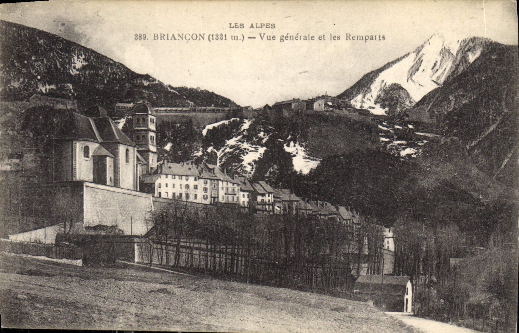 CPA Les Alpes Briancon Vue generale et les Remparts 