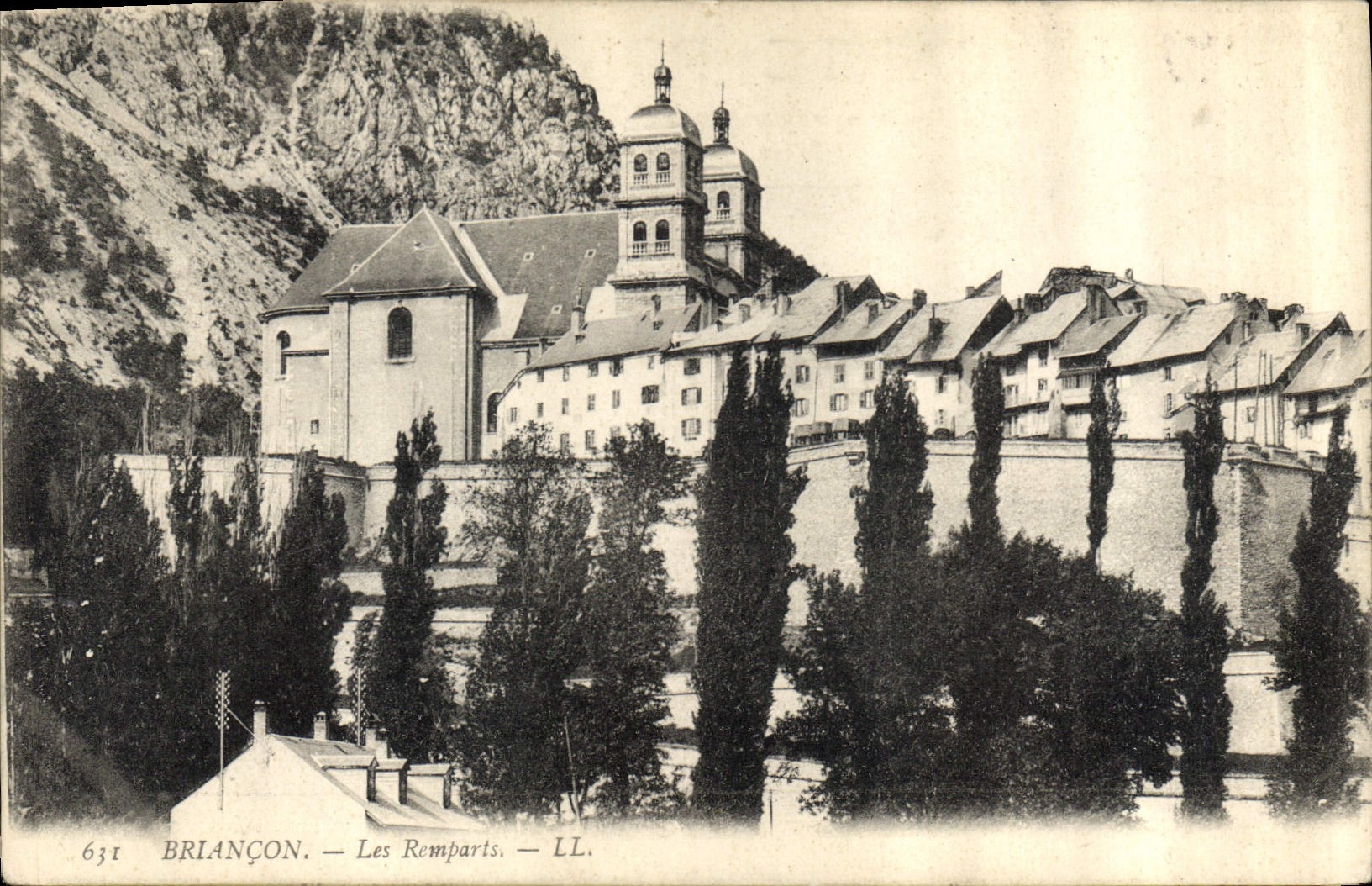 CPA Briancon Les Remparts 