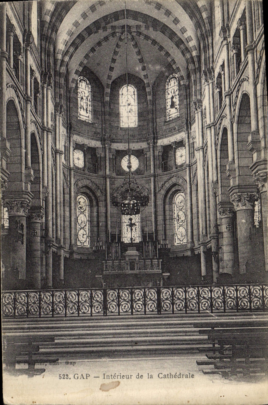 CPA Gap Interieur de la Cathedrale 