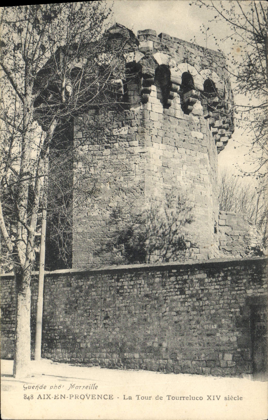 CPA Aix en Provence La Tour de Tourreluco 