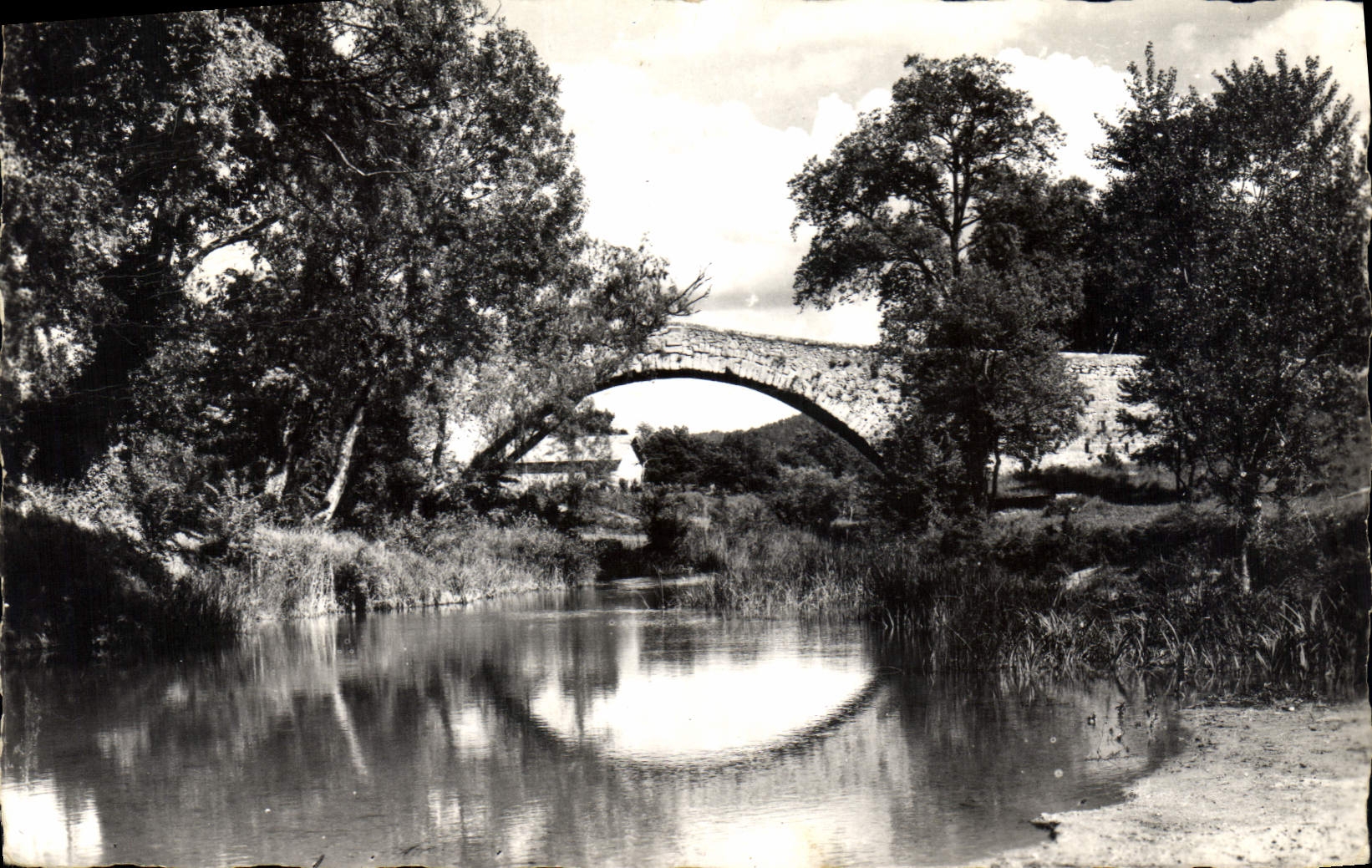 CPA Environs d'Aix en Provence B du R Le Pont des Trois Sautets