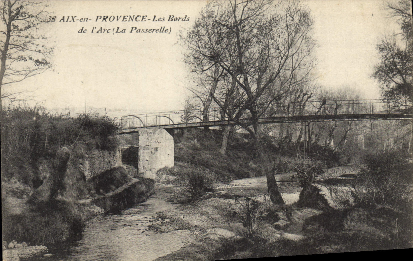 CPA Aix en Provence Les Bords de l'Arc La Passerelle 