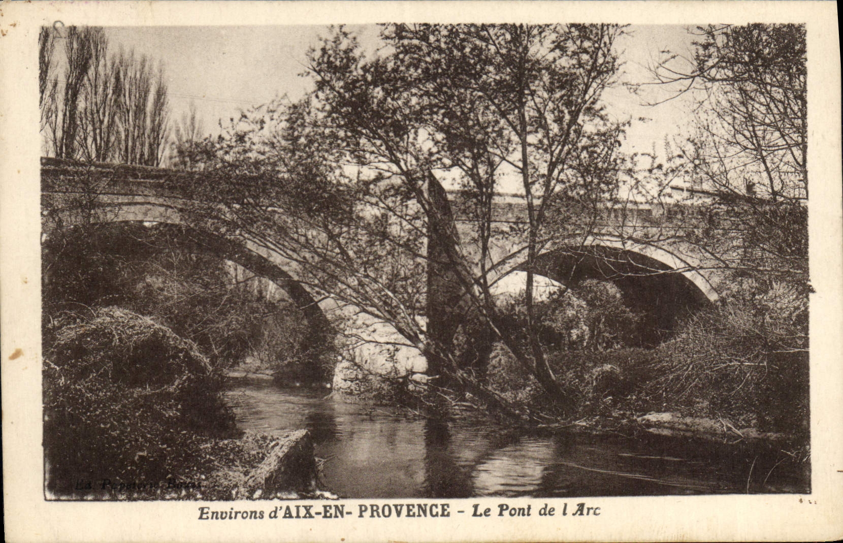 CPA Environs d'Aix en Provence Le Pont de l'Arc 