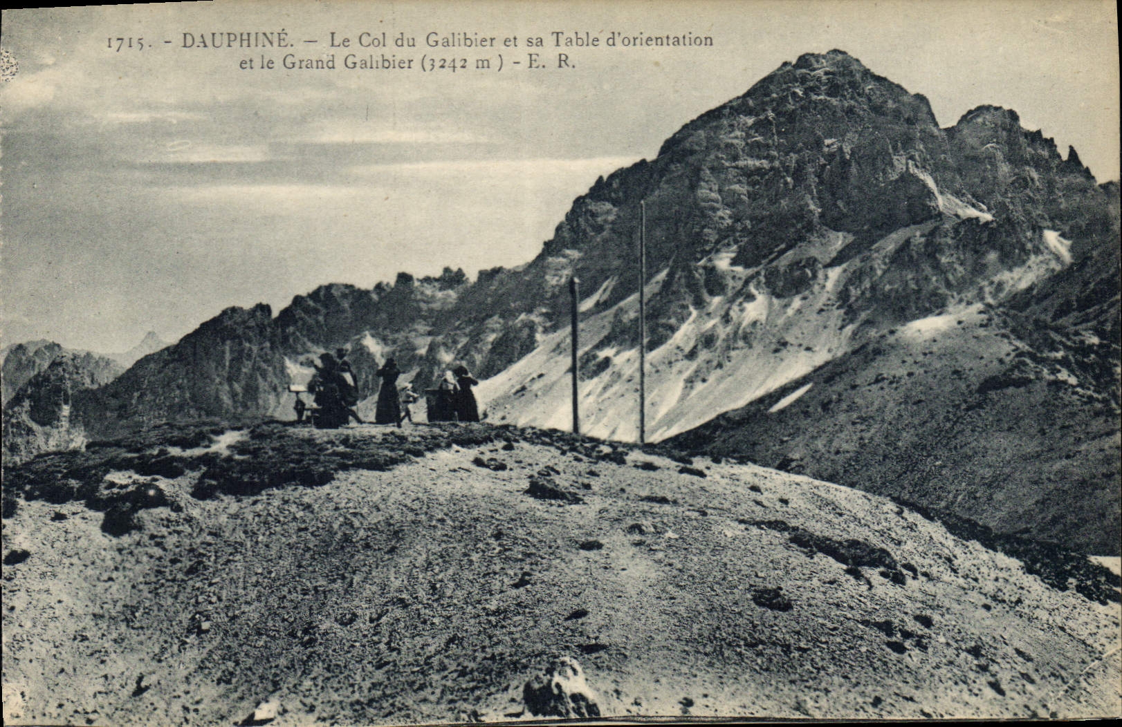 CPA Dauphine Le Col du Galibier et sa Table d'orientation et le Grand Galibier