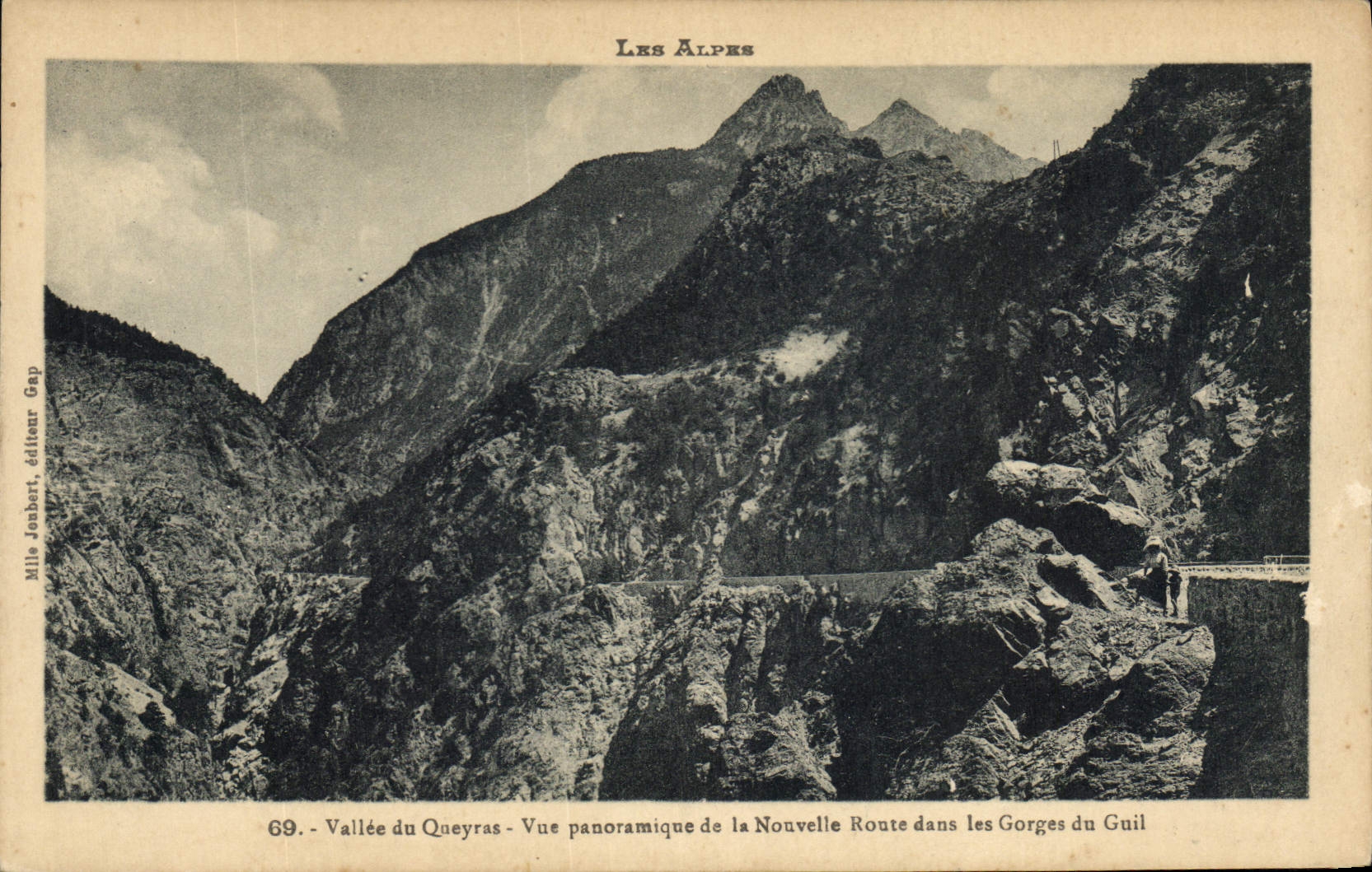 CPA Les Alpes Vallee du Queyras Vue panoramique de la Nouvelle Route dans les Gorges du Gail 
