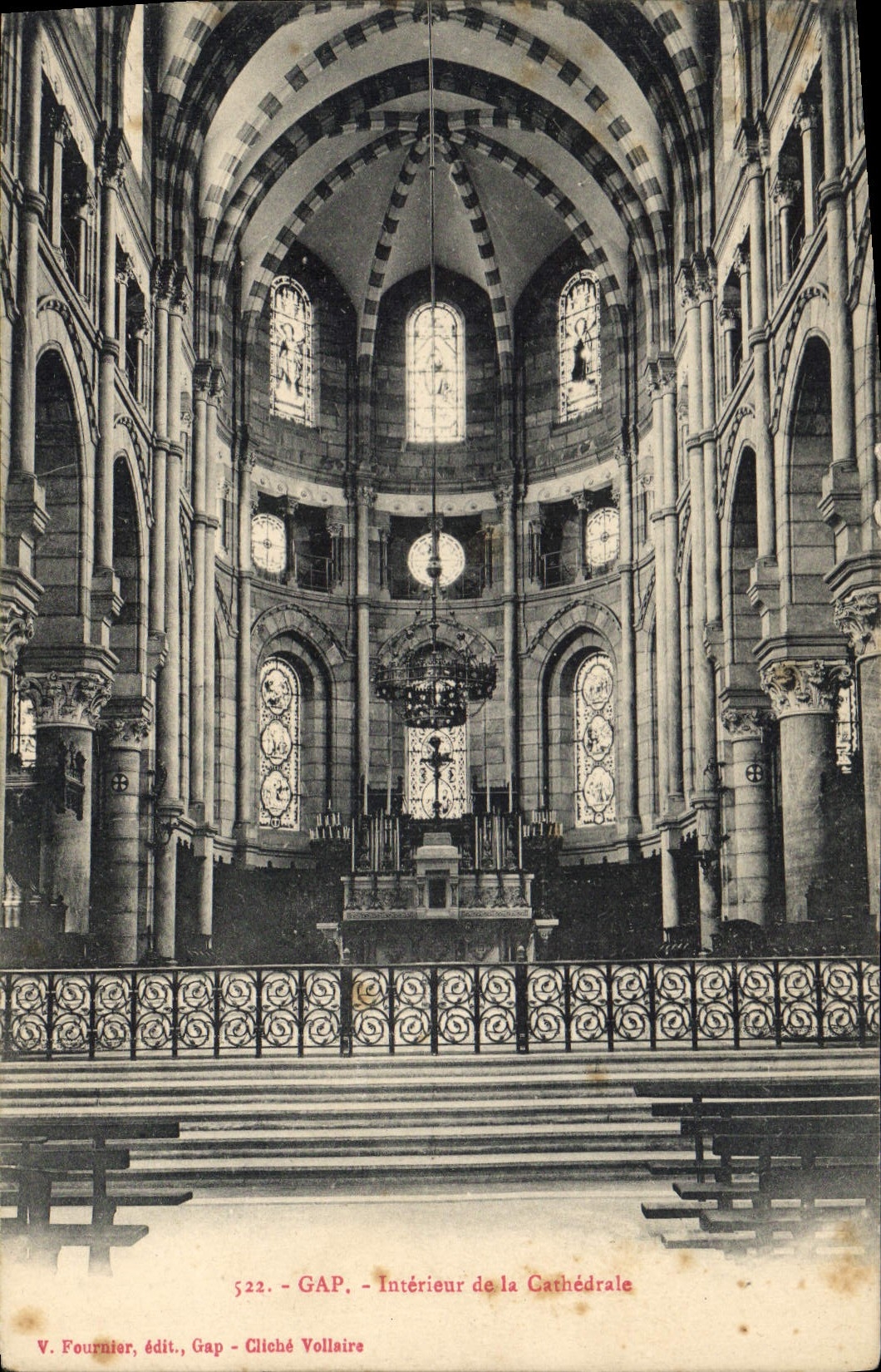 CPA Gap Interieur de la Cathedrale 