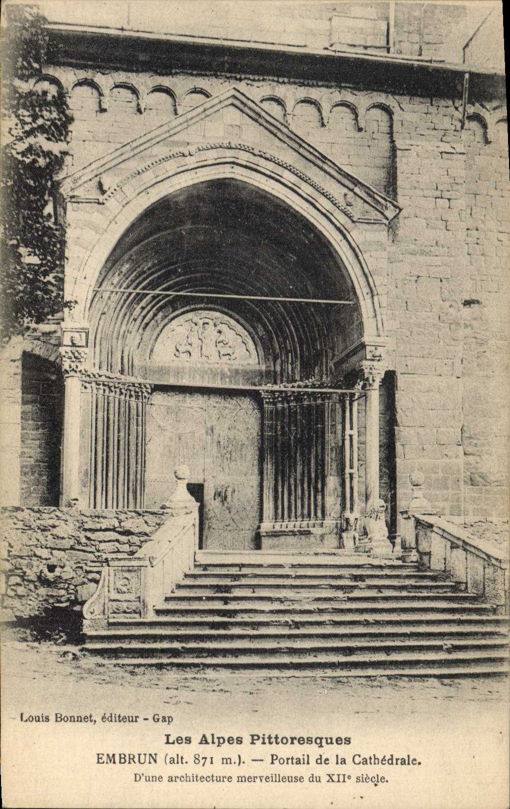 CPA Embrun Portail de la Cathedrale 