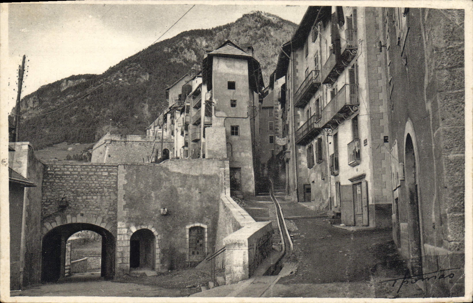 CPA Briancon Les remparts et la petite Gargouille