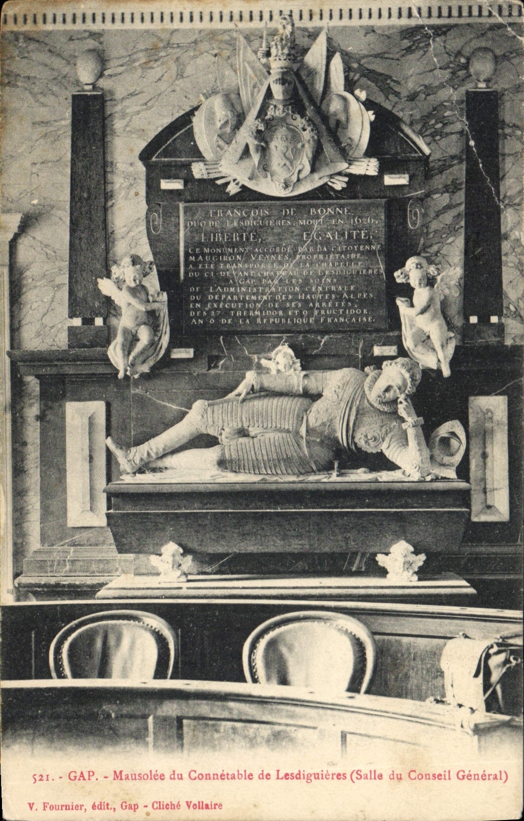 CPA Gap Mausolee du Connetable de Lesdiguieres Salle du Conseil General