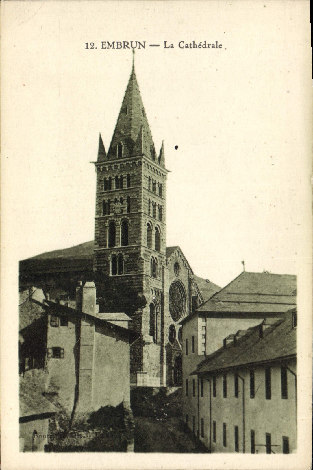 CPA Embrun La Cathedrale 