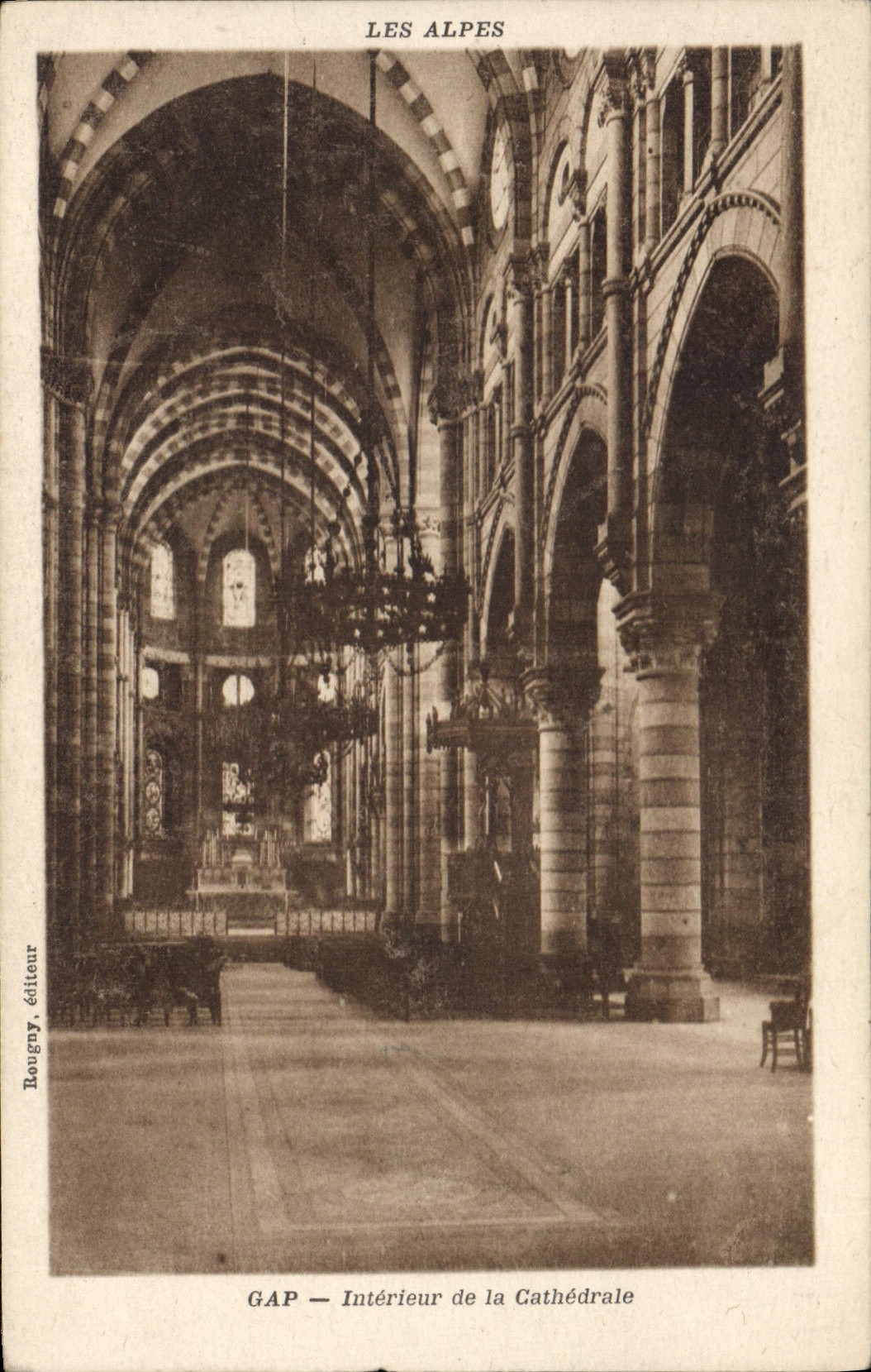 CPA Gap Interieur de la Cathedrale 