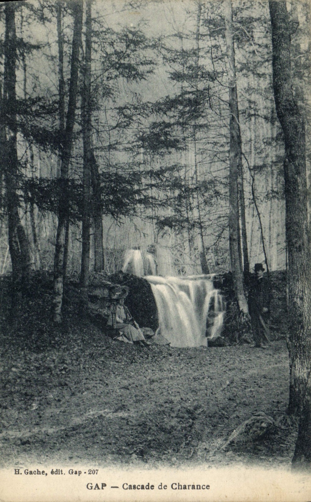 CPA Gap Monument du Baron Ladoucette 