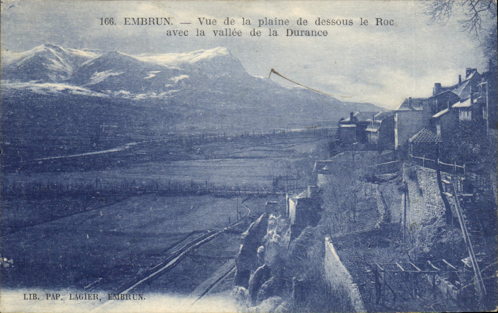 CPA Embrun Vue de la plaine de dessous le Roc avec la vallee de la Durance 