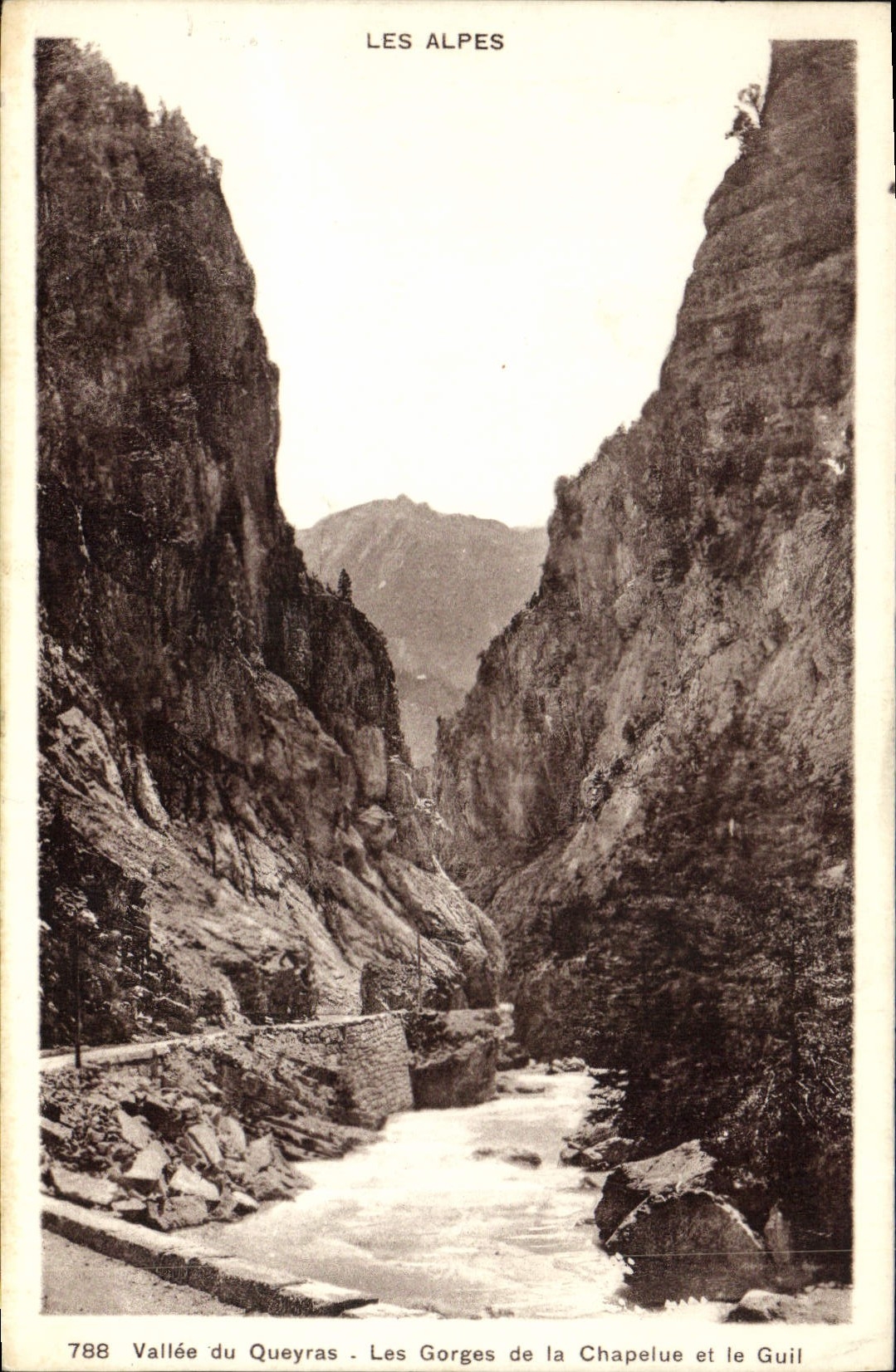 CPA Les Alpes Vallee du Queyras Les Gorges de la Chapelle et le Guil
