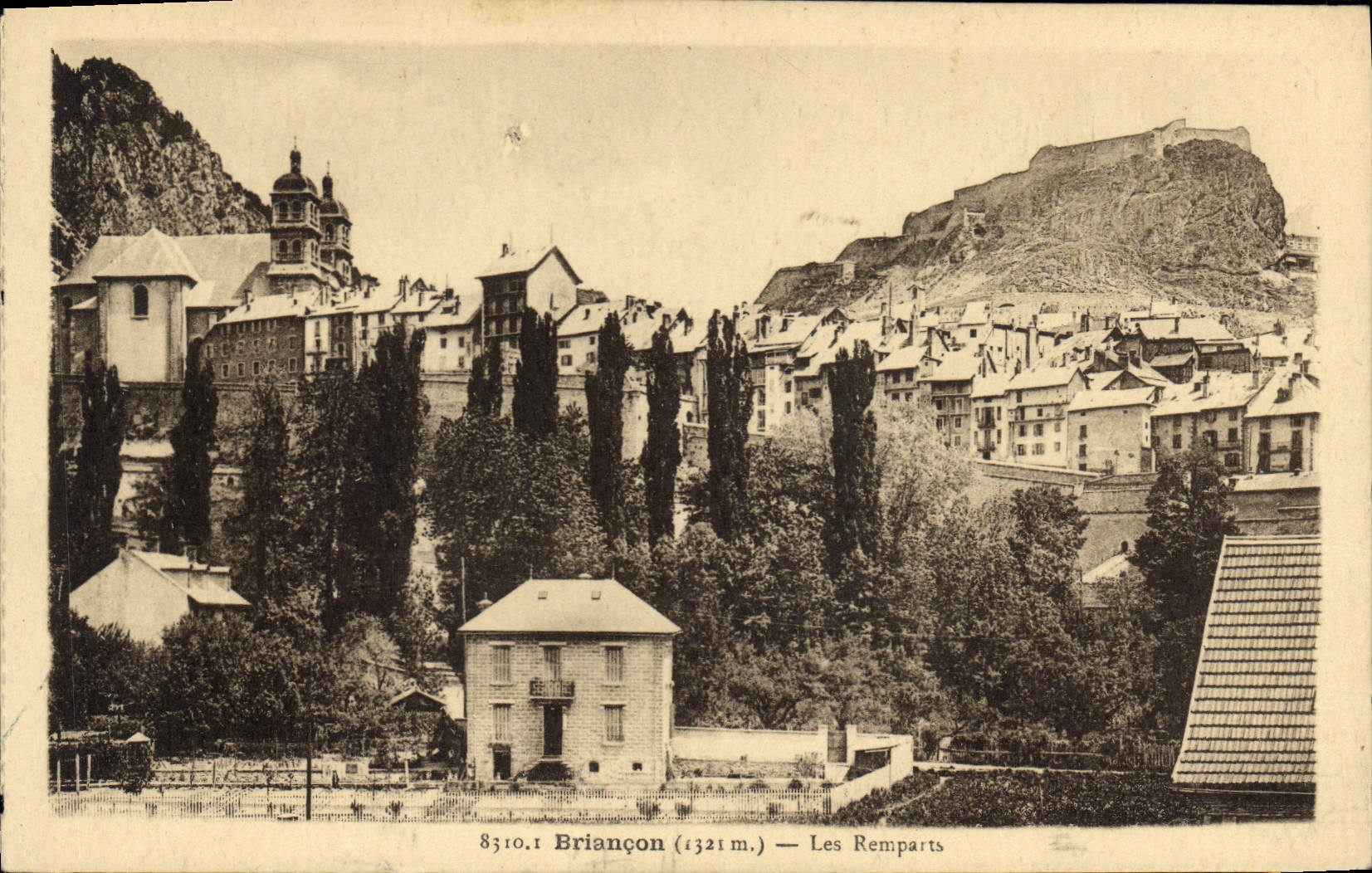 CPA Briancon Les Remparts 