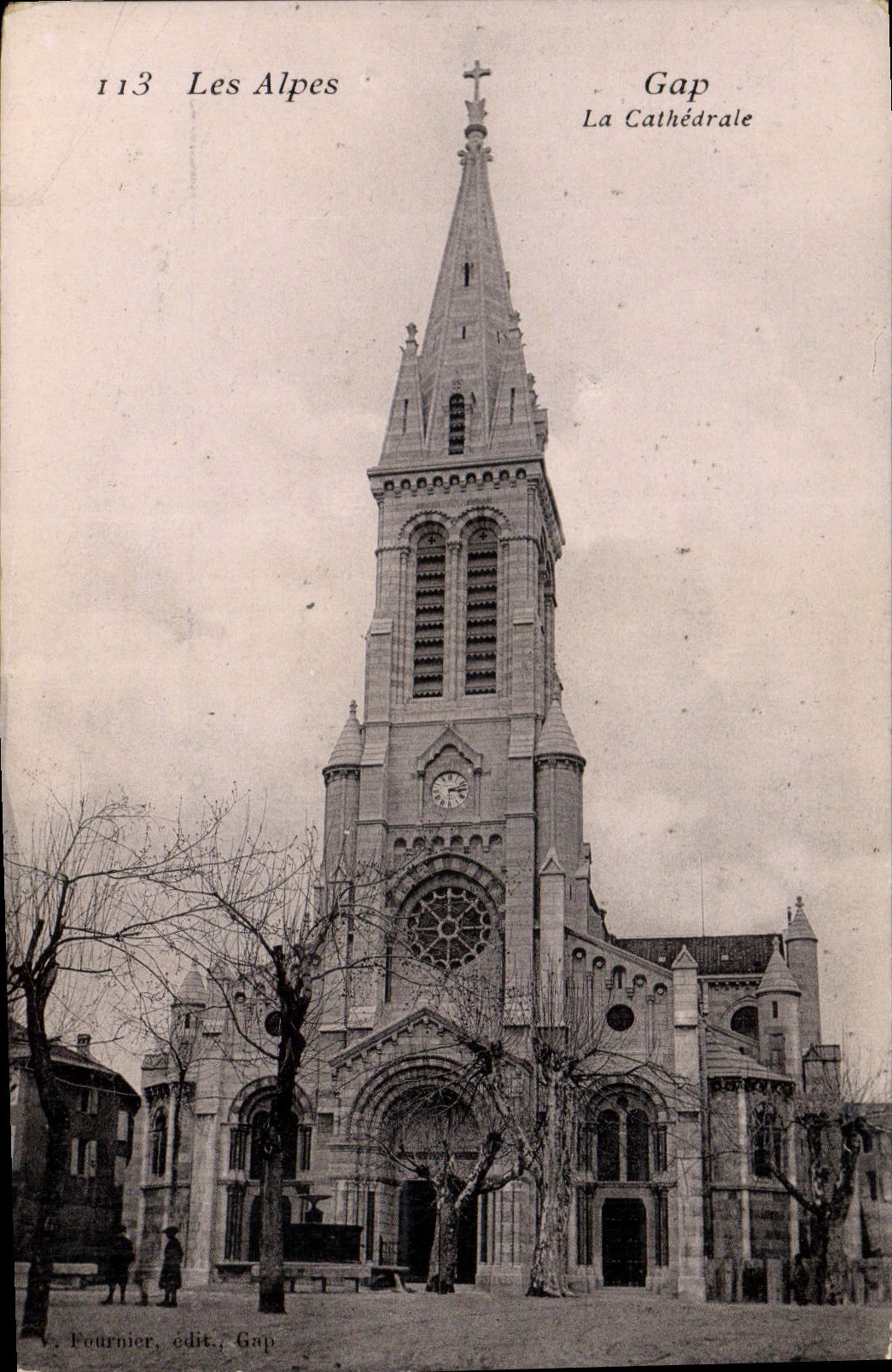 CPA Les Alpes Gap La Cathedrale 