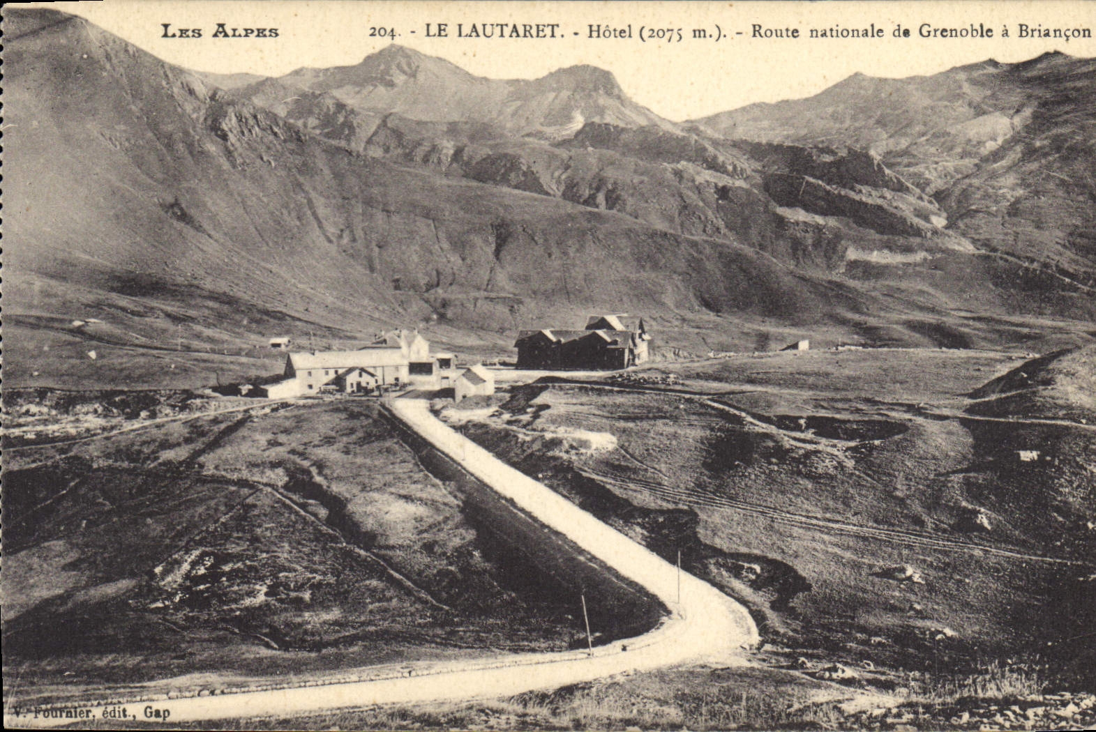 CPA Les Alpes Le Lautaret Hotel Route nationale de Grenoble a Briancon