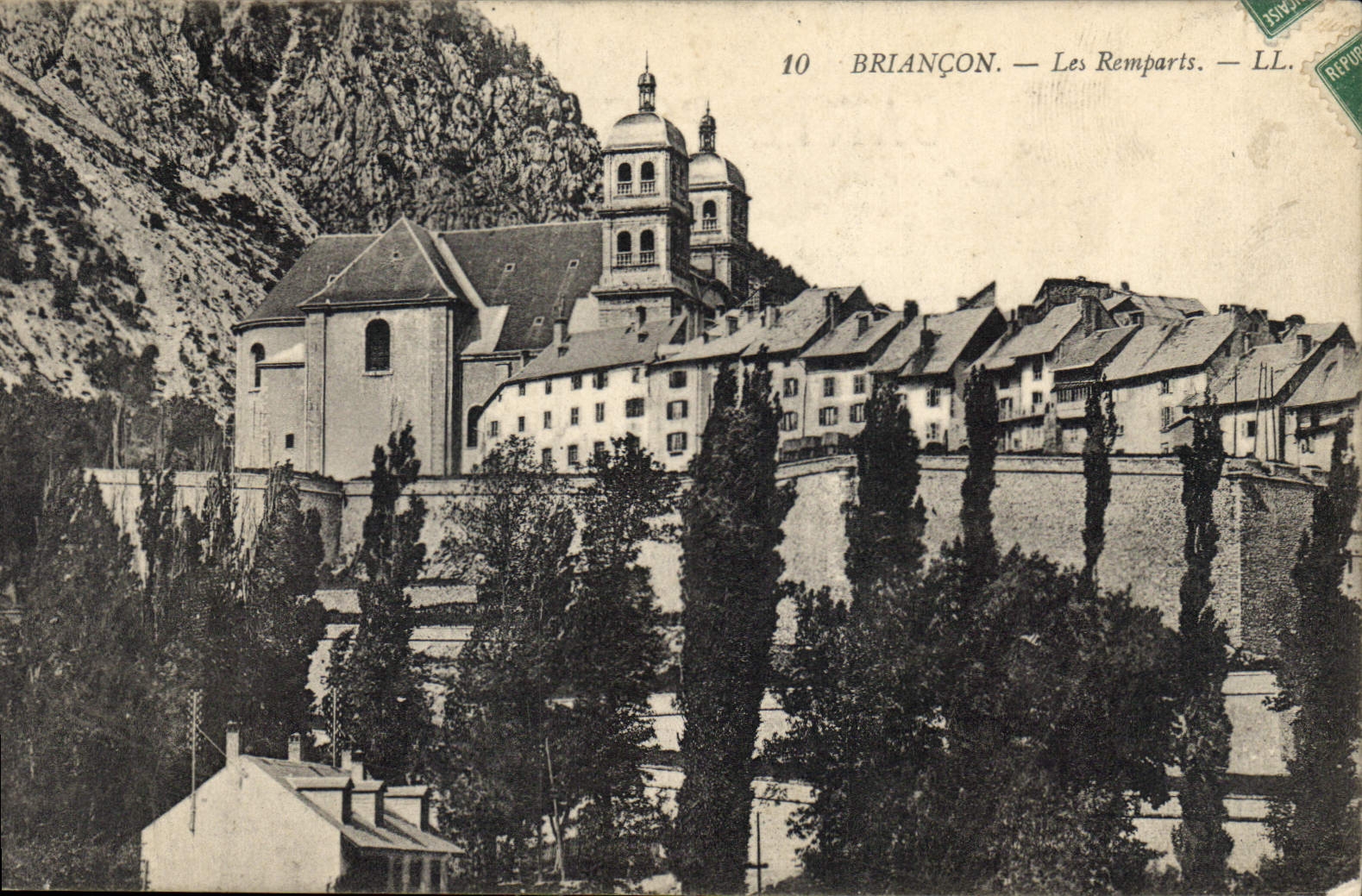 CPA Briancon Les Remparts 