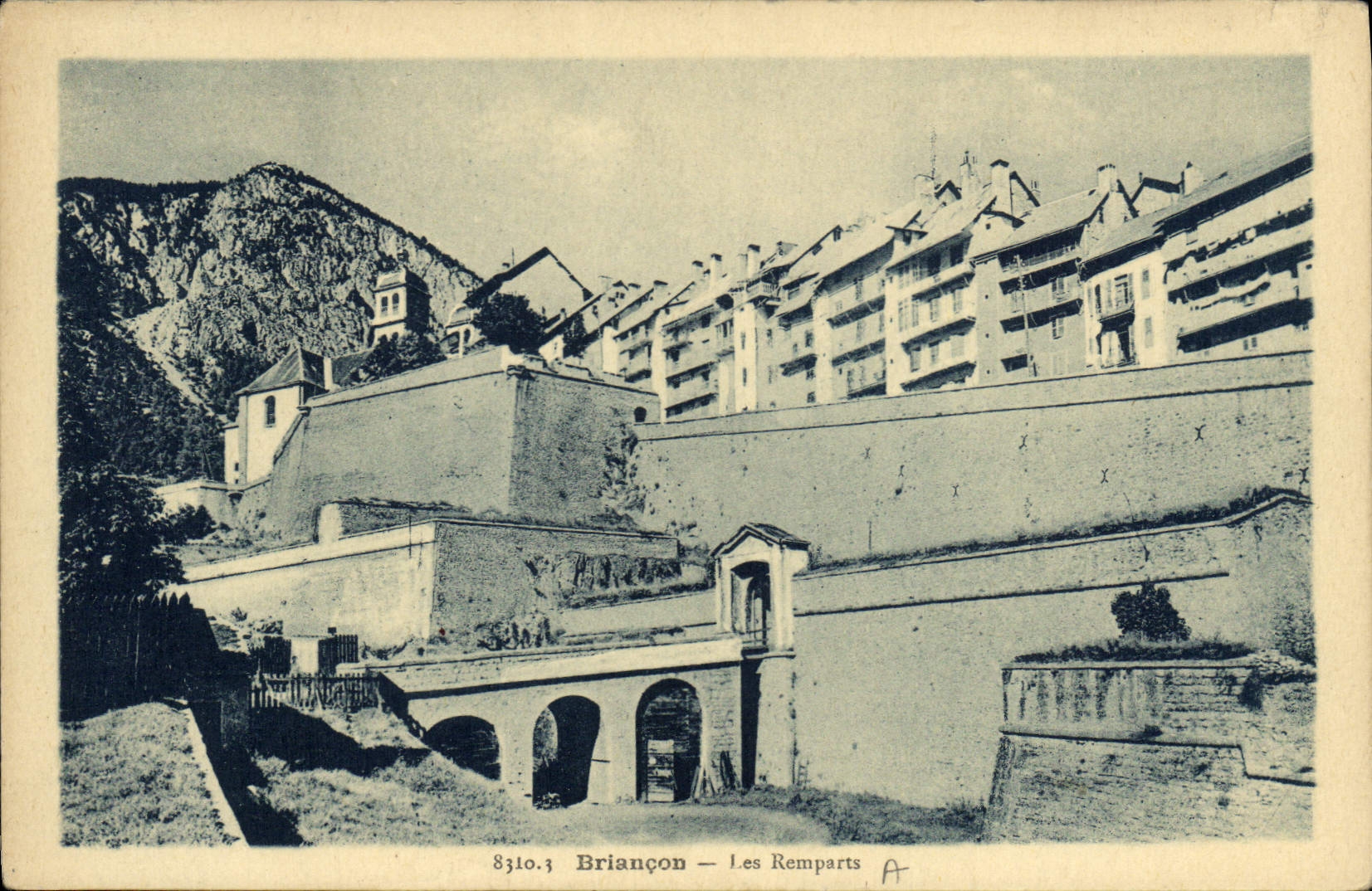 CPA Briancon Les Remparts 