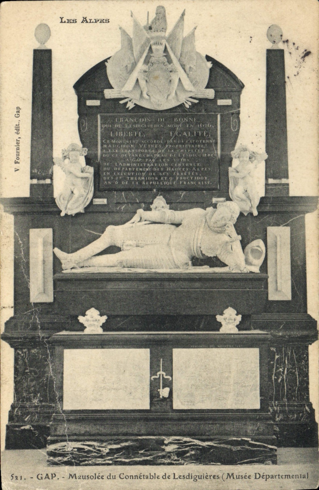 CPA Gap Mausolee du Connetable de Leadiguires Musee Departements
