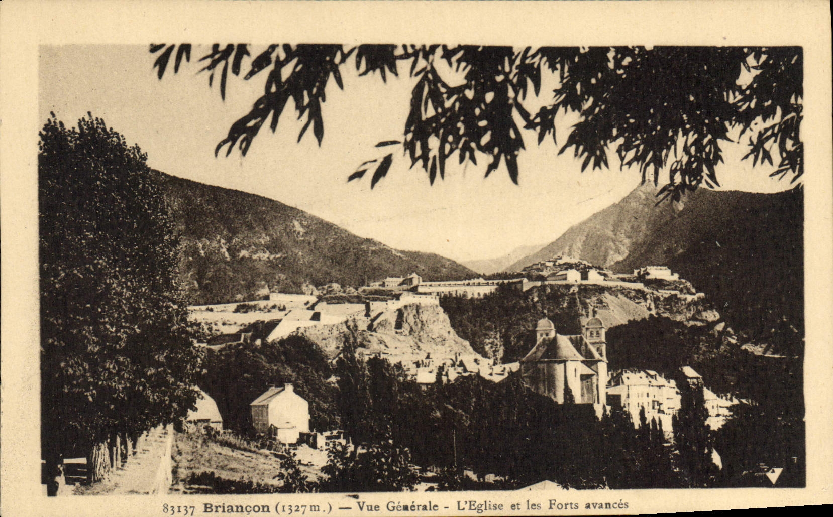 CPA Briancon Vue Generale L'Eglise et les Forts avances