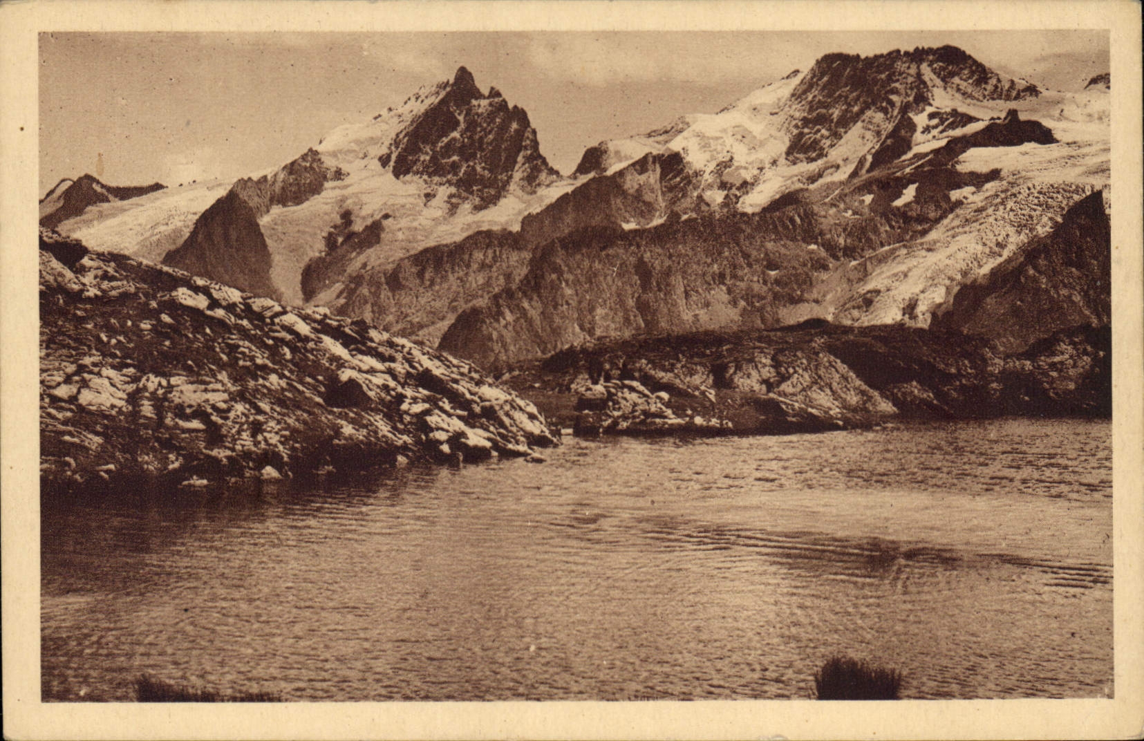 CPA Hautes Alpes Lac Lerie La Meige Le Rateau
