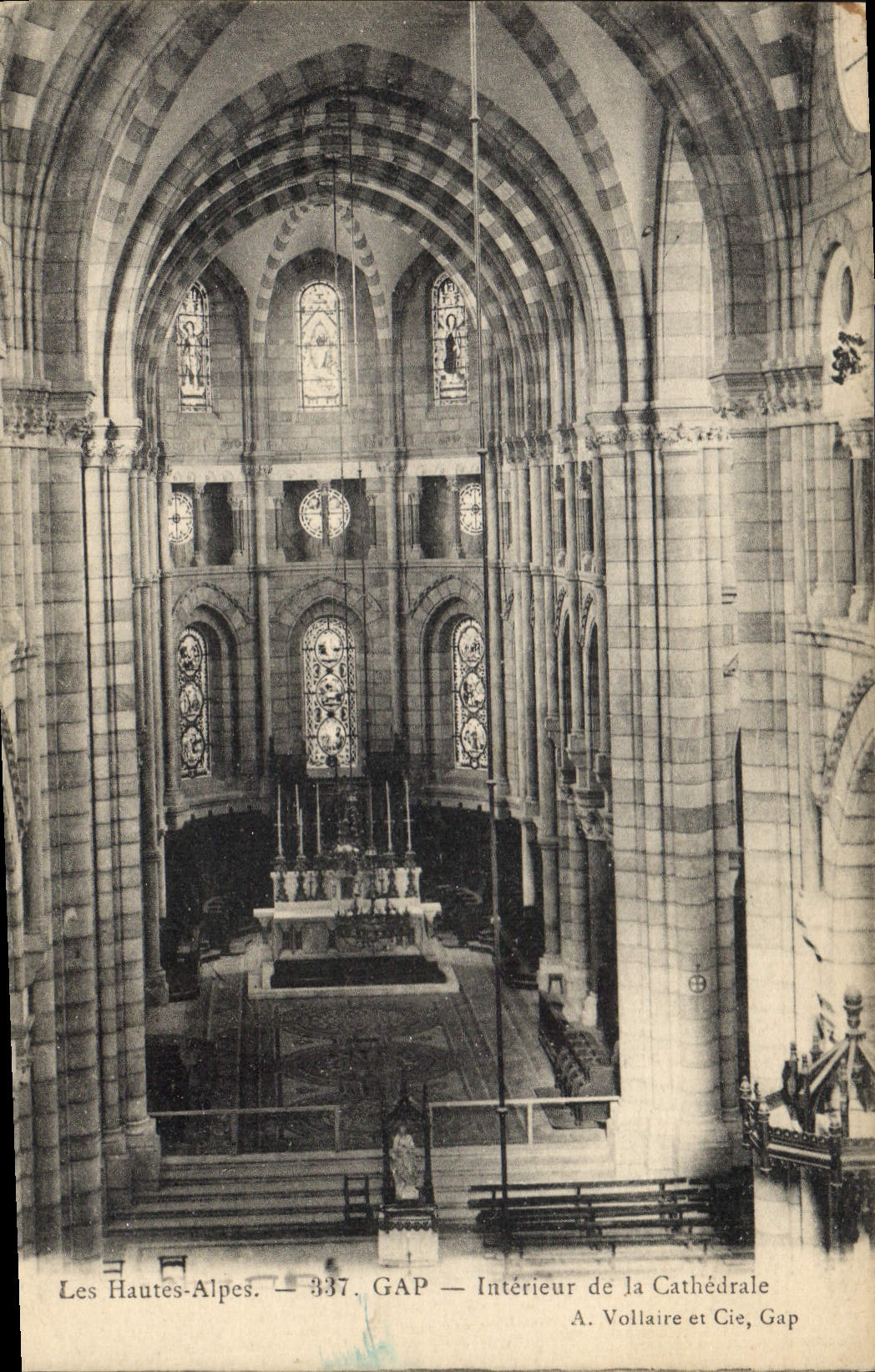 CPA Les Hautes Alpes Gap Interieur de la Cathedrale