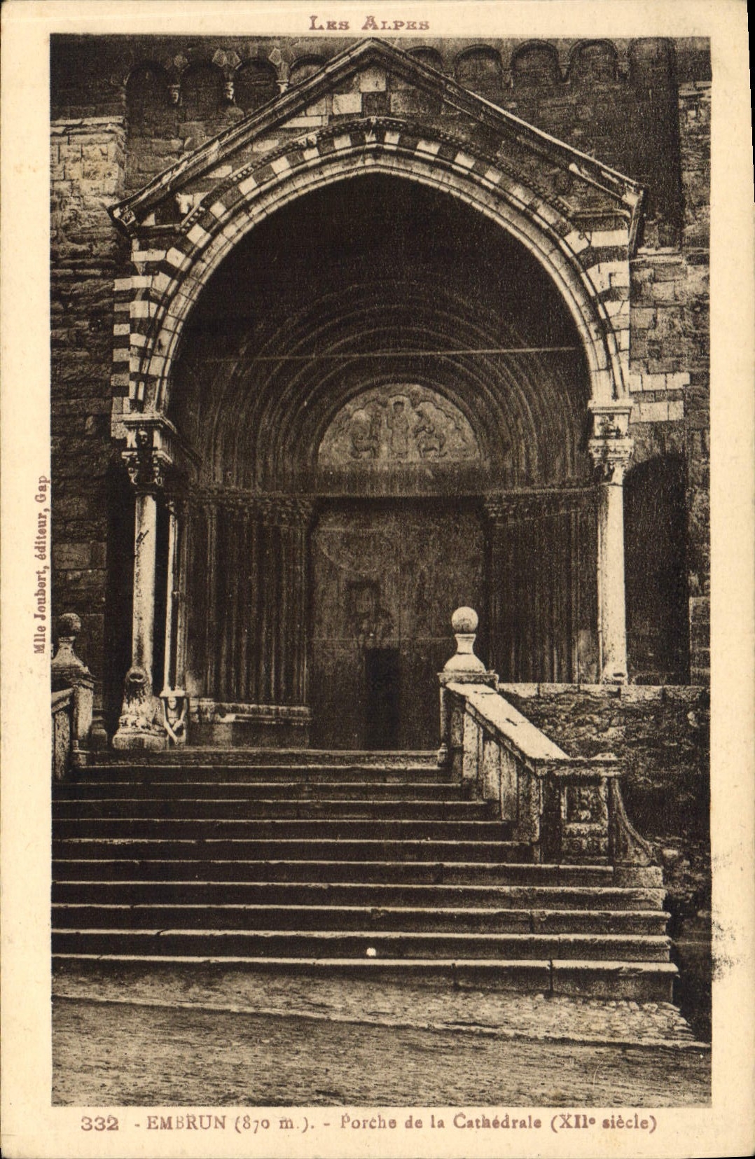 CPA Embrun Porche de la Cathedrale 