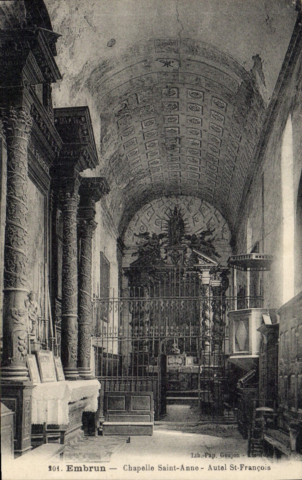 CPA Embrun Chapelle Saint Anne Autel St Francois