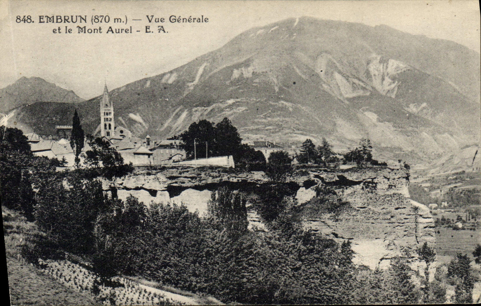 CPA Embrun Vue Generale et le Mont Aurel 