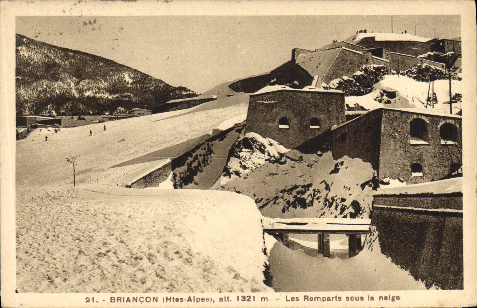 CPA Briancon Htes Alpes Les Remparts sous la neige