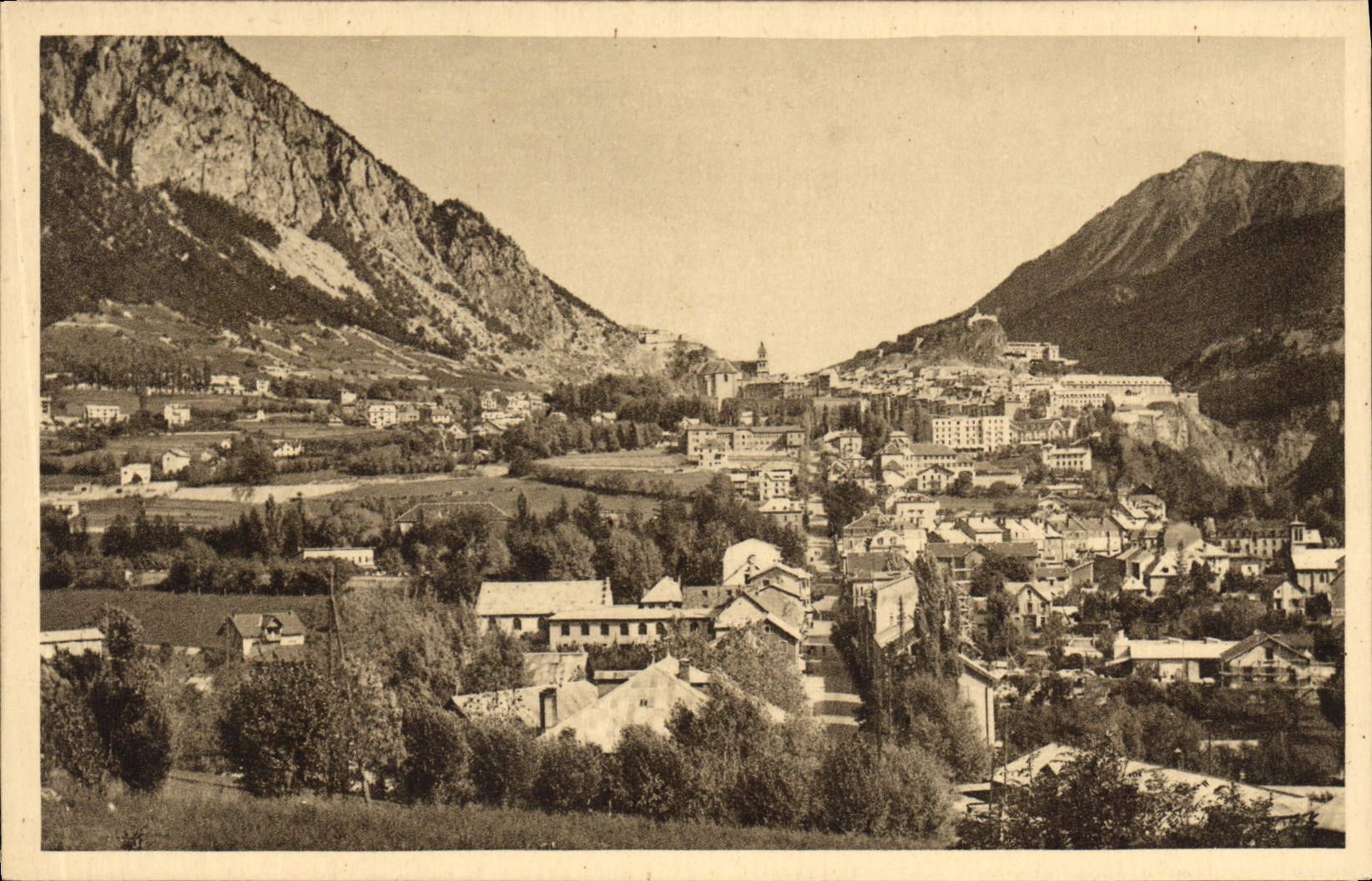 CPA Briancon Htes Alpes Vue generale 