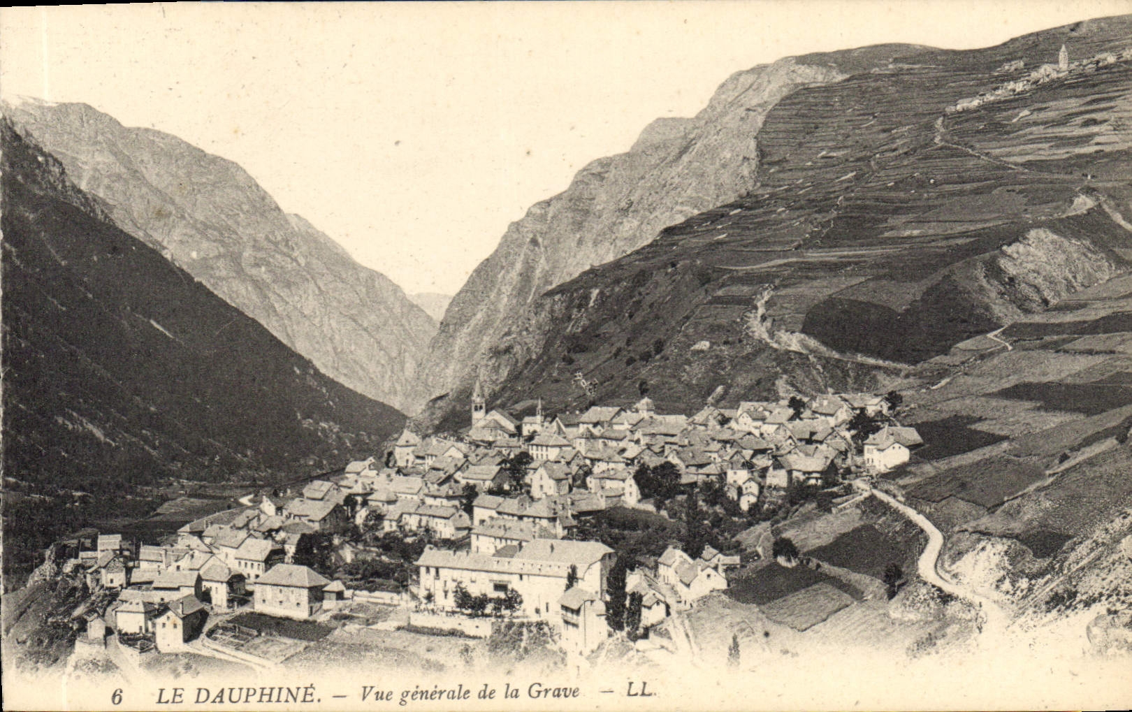 CPA Le Dauphine Vue generale de la Grave