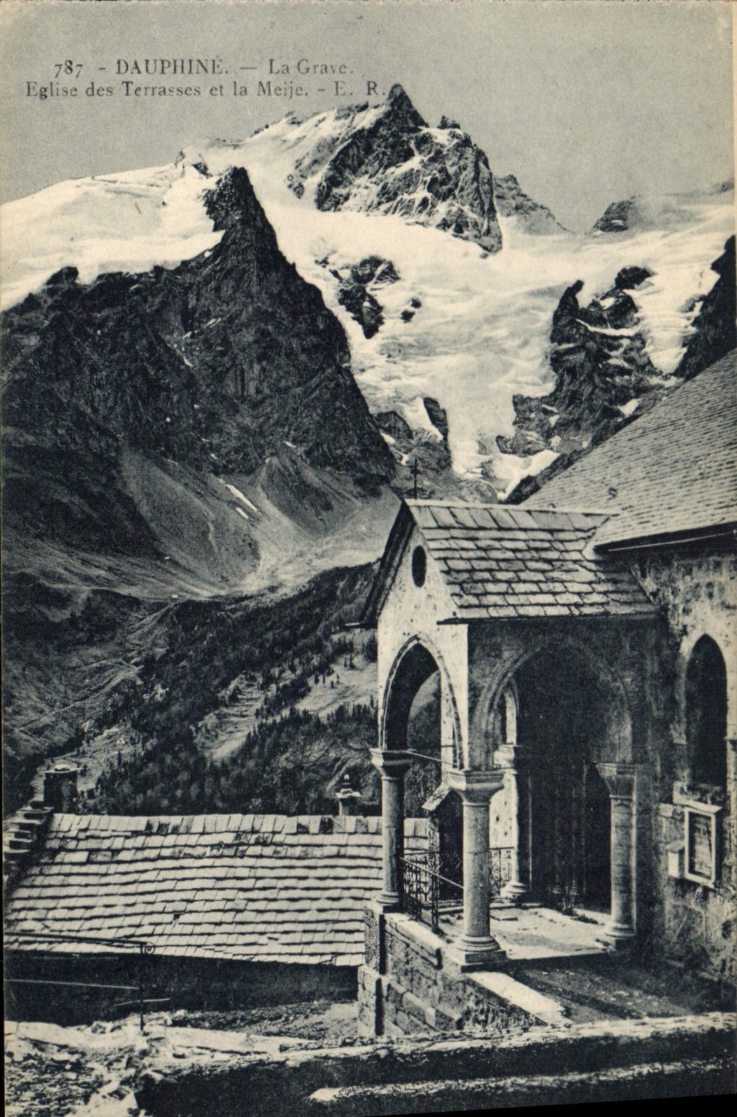 CPA Dauphine La Grave Eglise des Terrasses et la Meije 