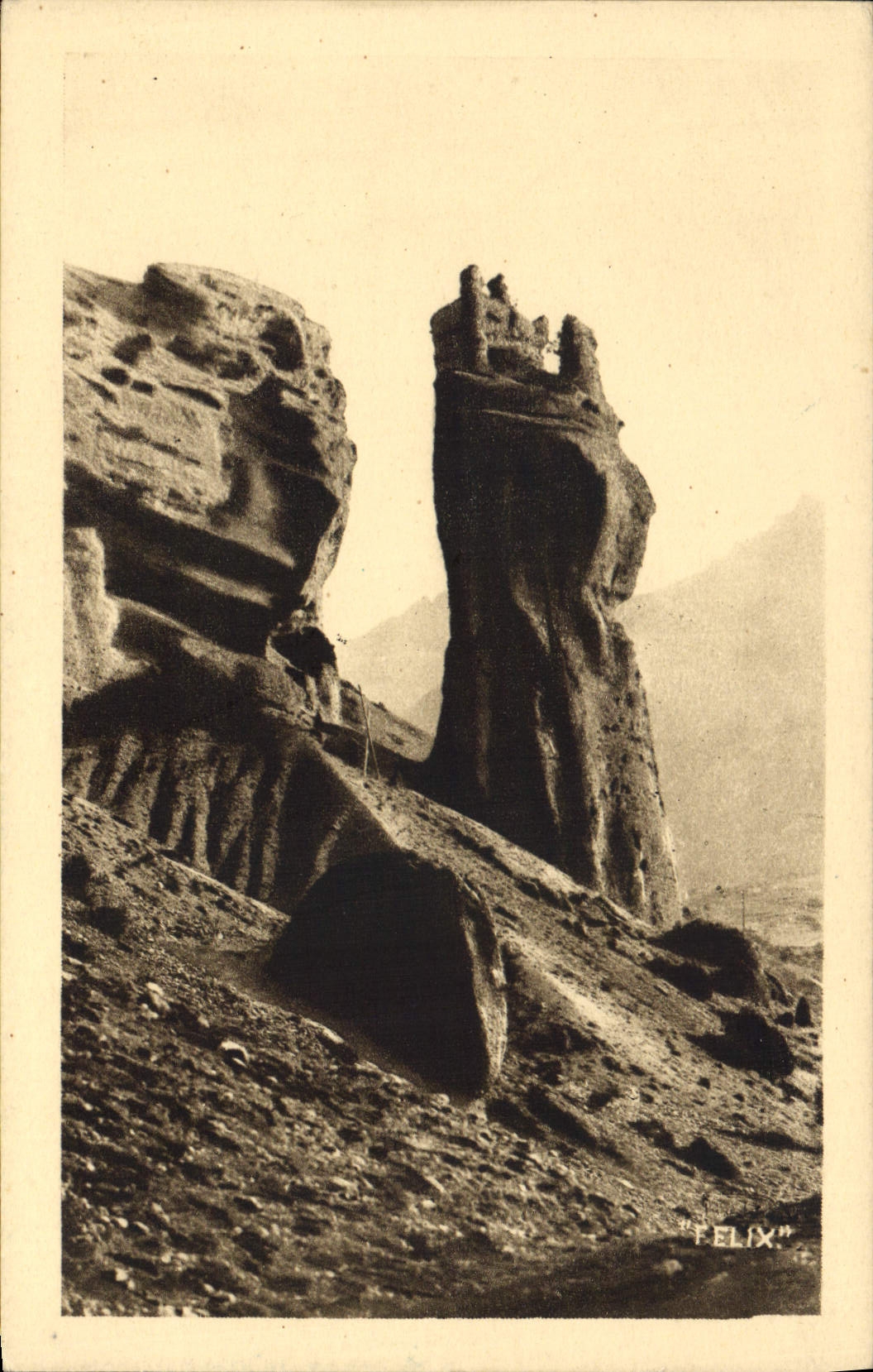 CPA Guillestre La Main de Titan 