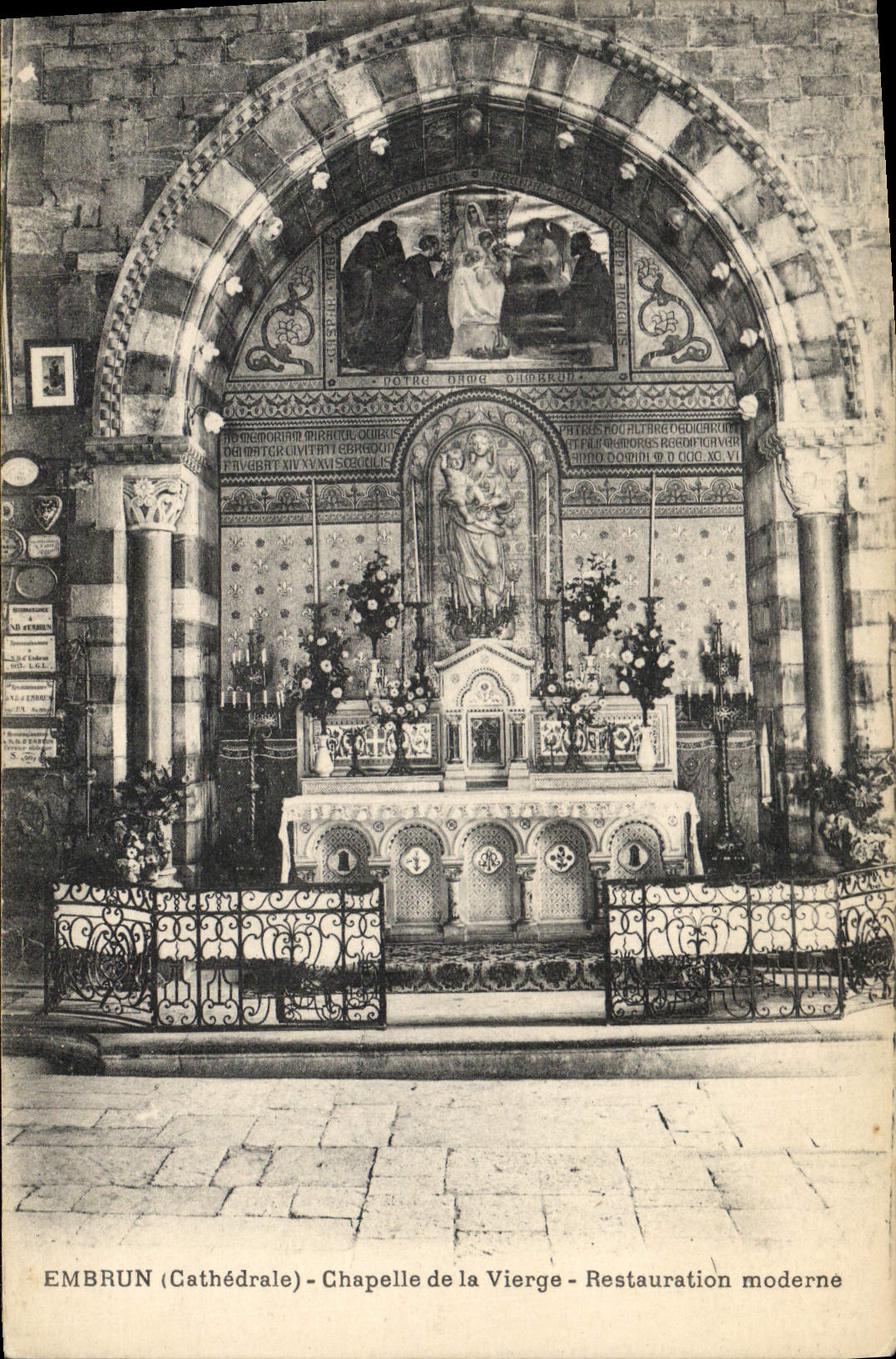 CPA Embrun Cathedrale Chapelle de la Vierge Restaurant moderne 