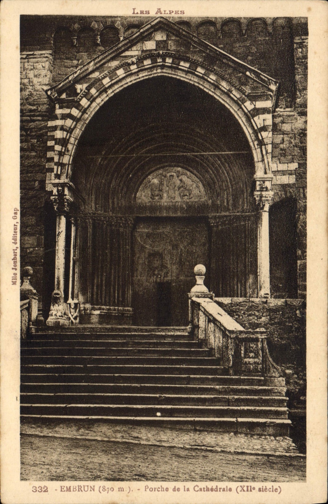 CPA Embrun Porche de la Cathedrale 