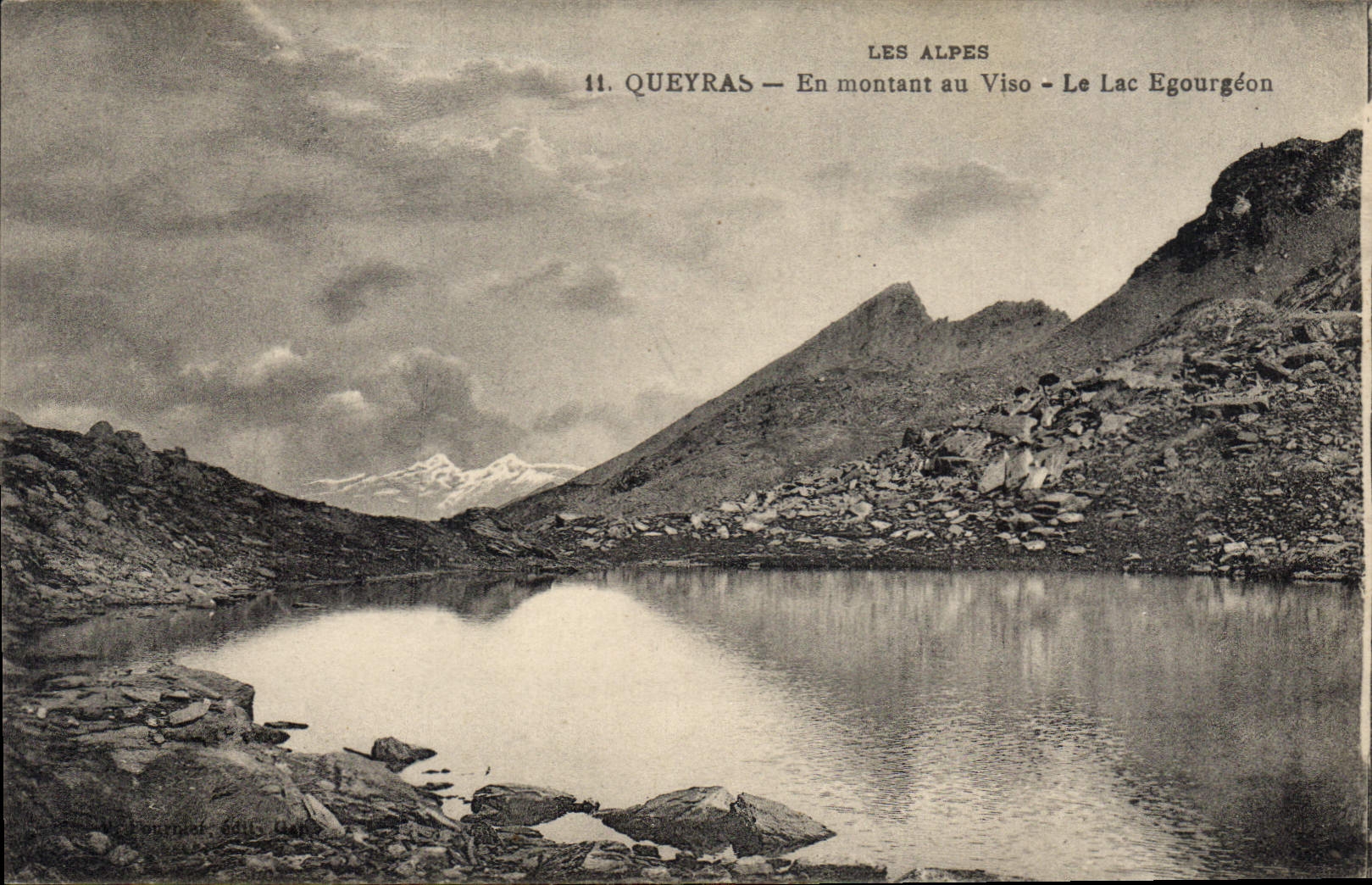 CPA Queyras En montant au viso Le Lac Egourgeon