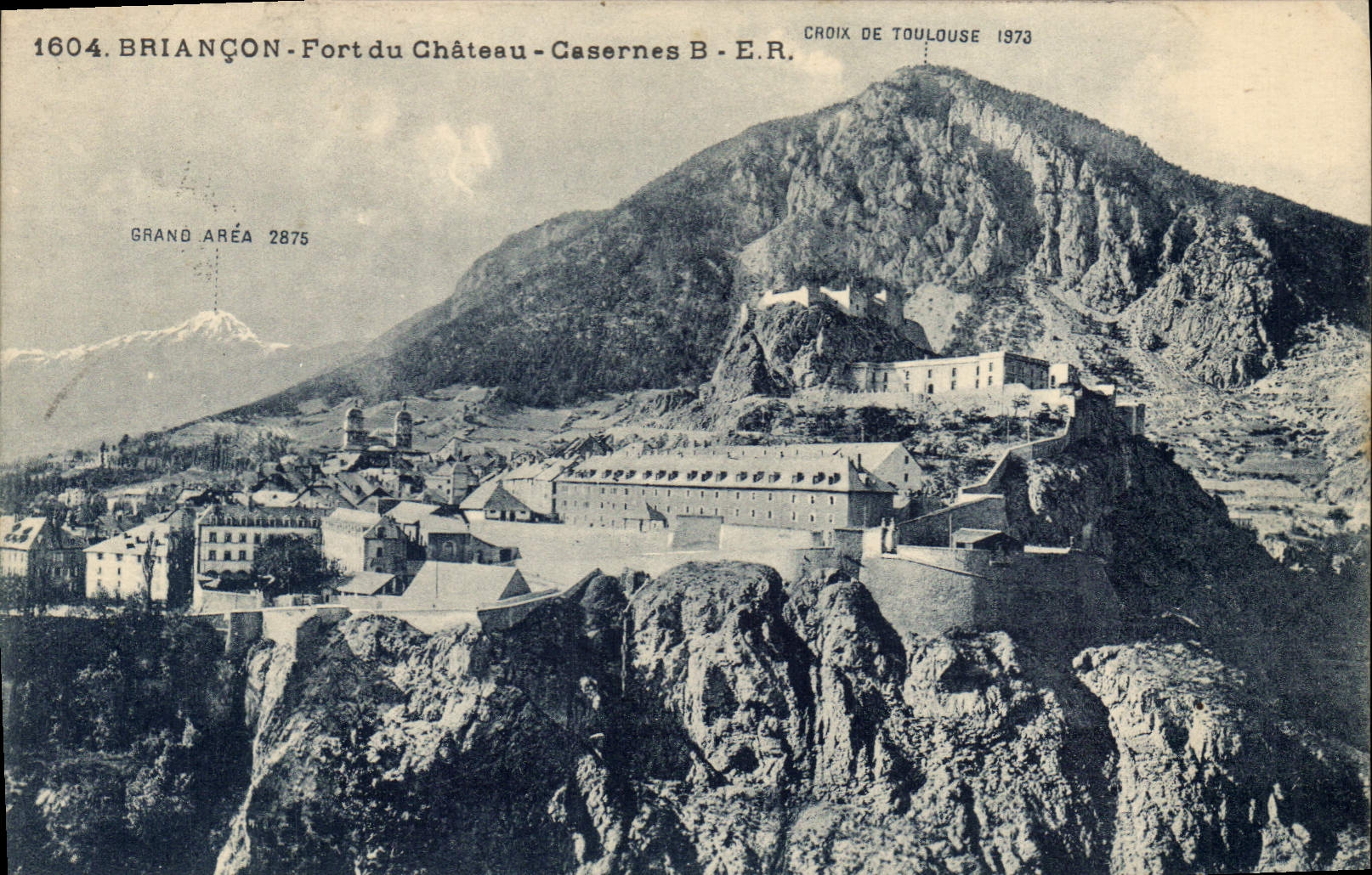 CPA Briancon Fort du Chateau Casernes 