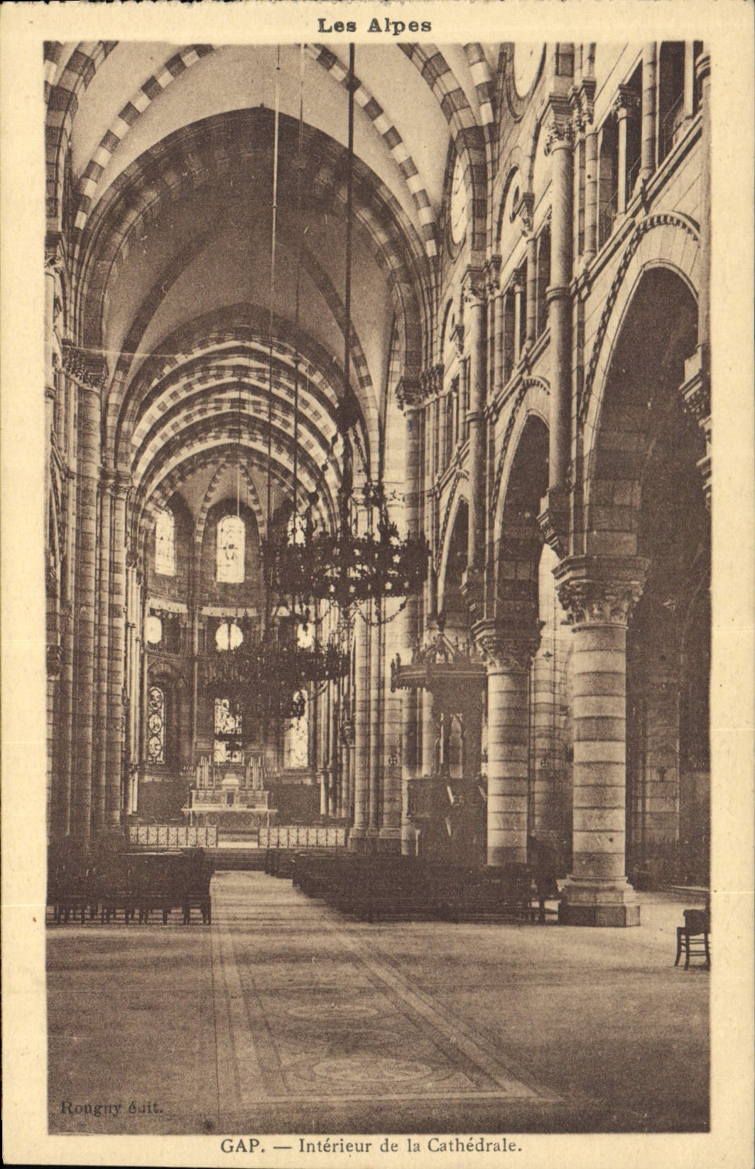 CPA Gap Interieur de la Cathedrale 