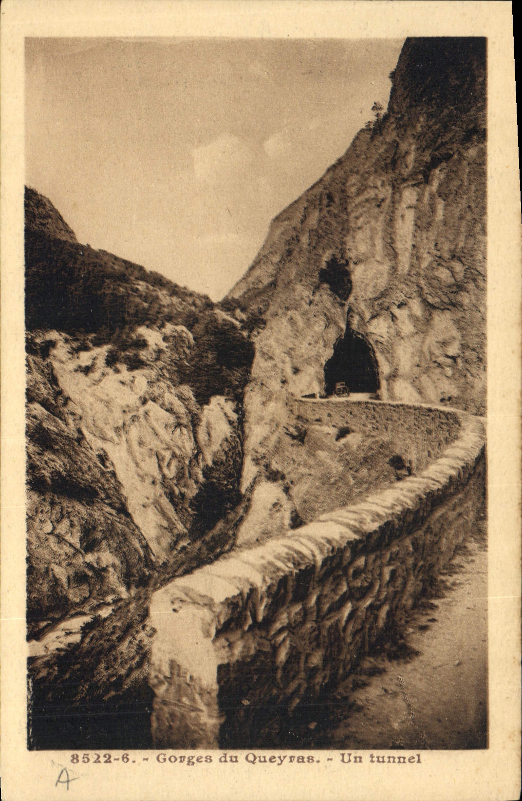 CPA Gorges du Queyras Un tunnel 