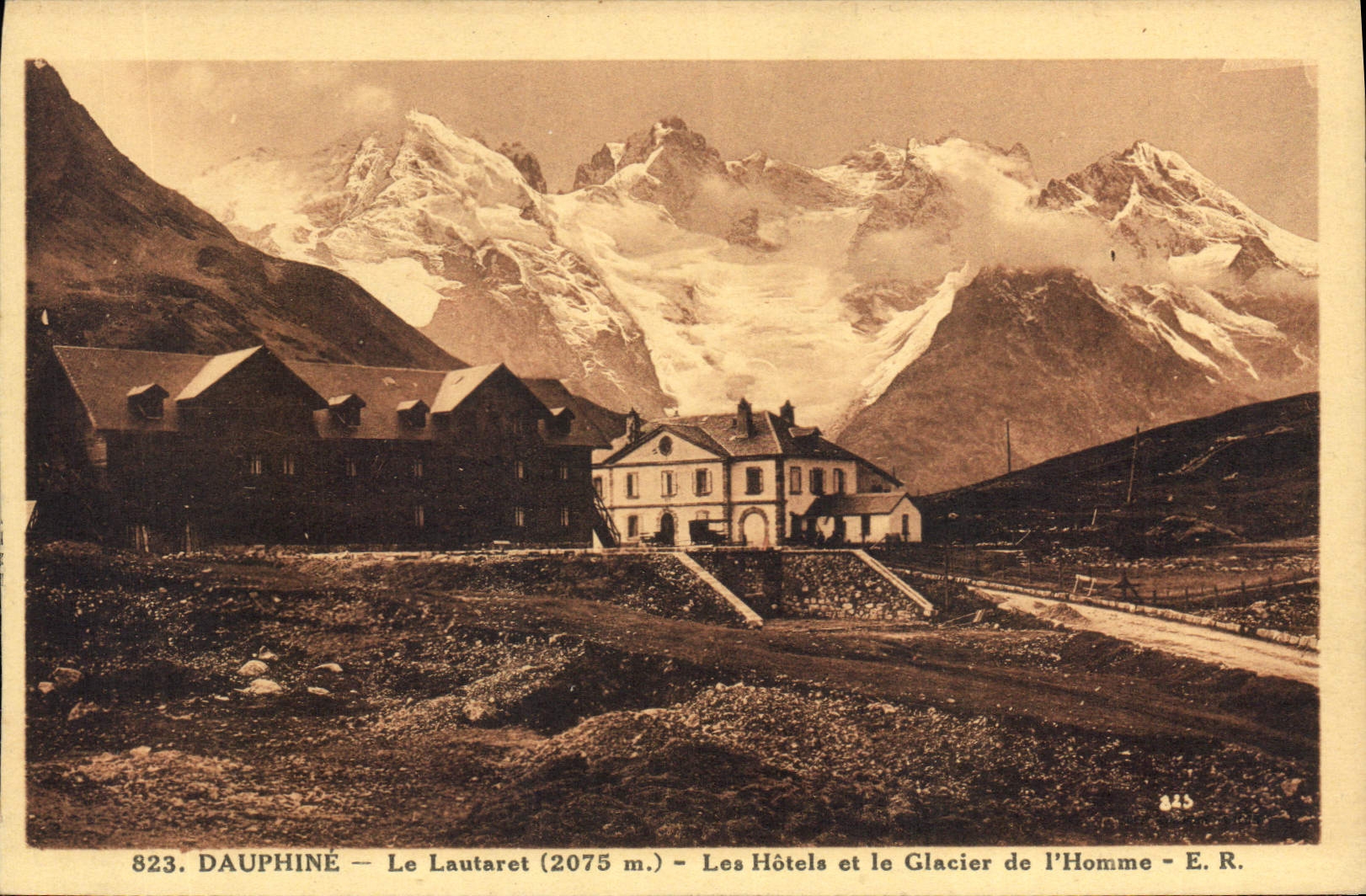 CPA Dauphine Le Lautaret Les Hotels et le Glacier de l'Homme 