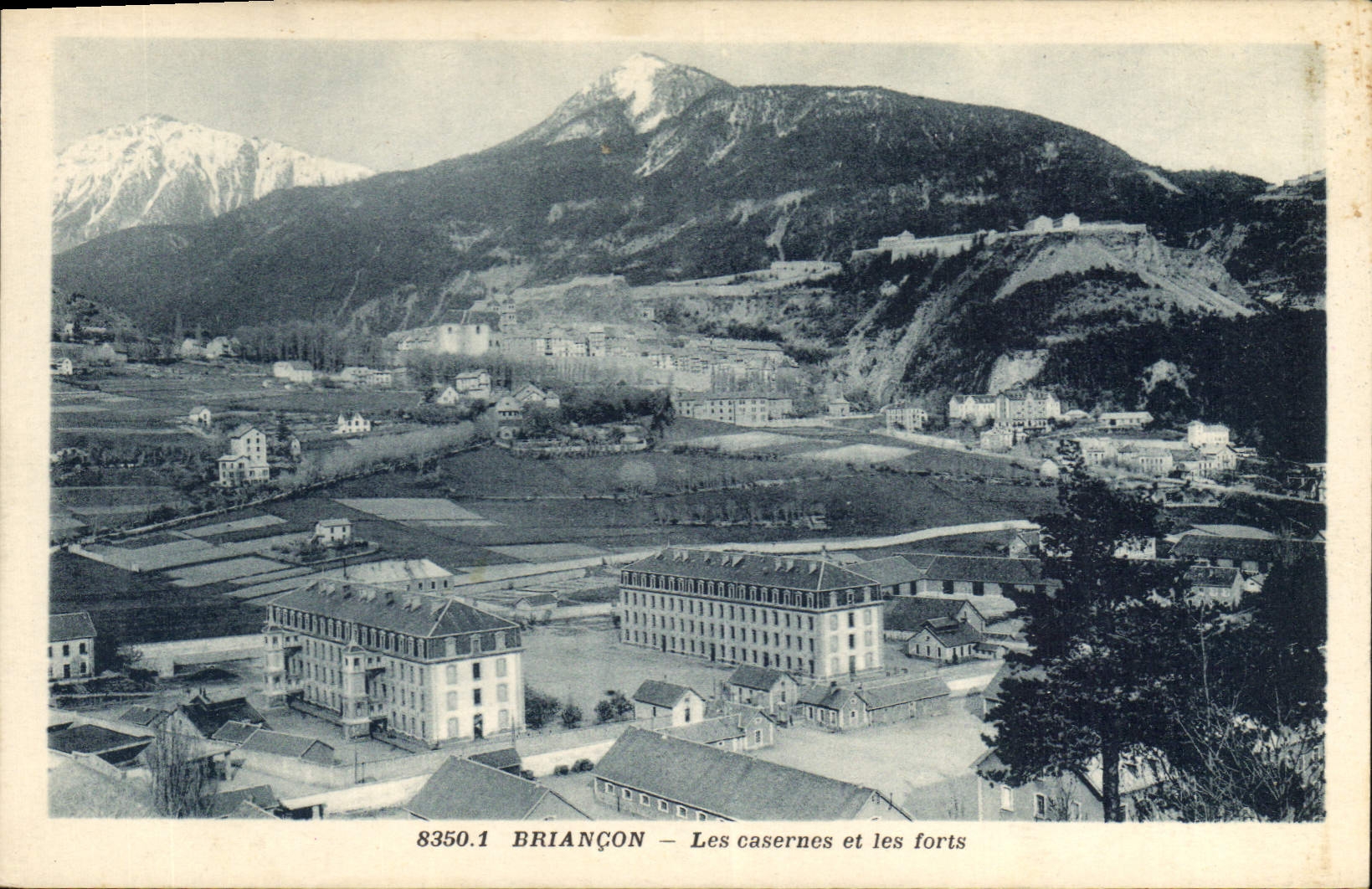 CPA Briancon Les casernes et les forts