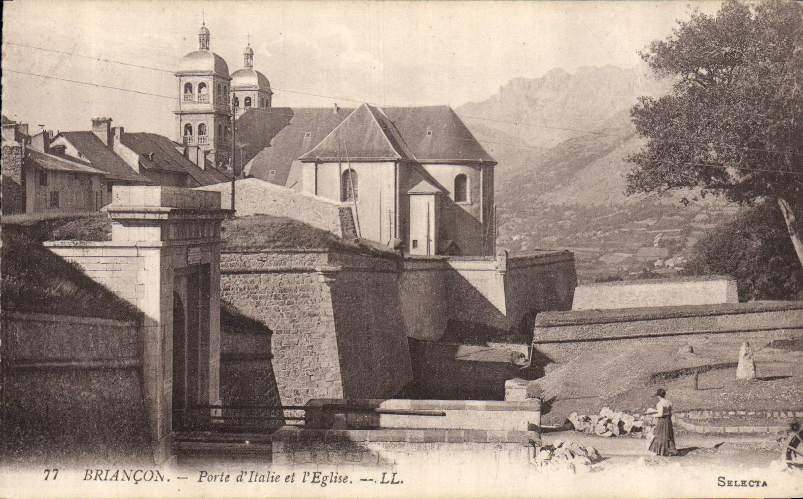 CPA Briancon Porte d'Italie et l'Eglise 