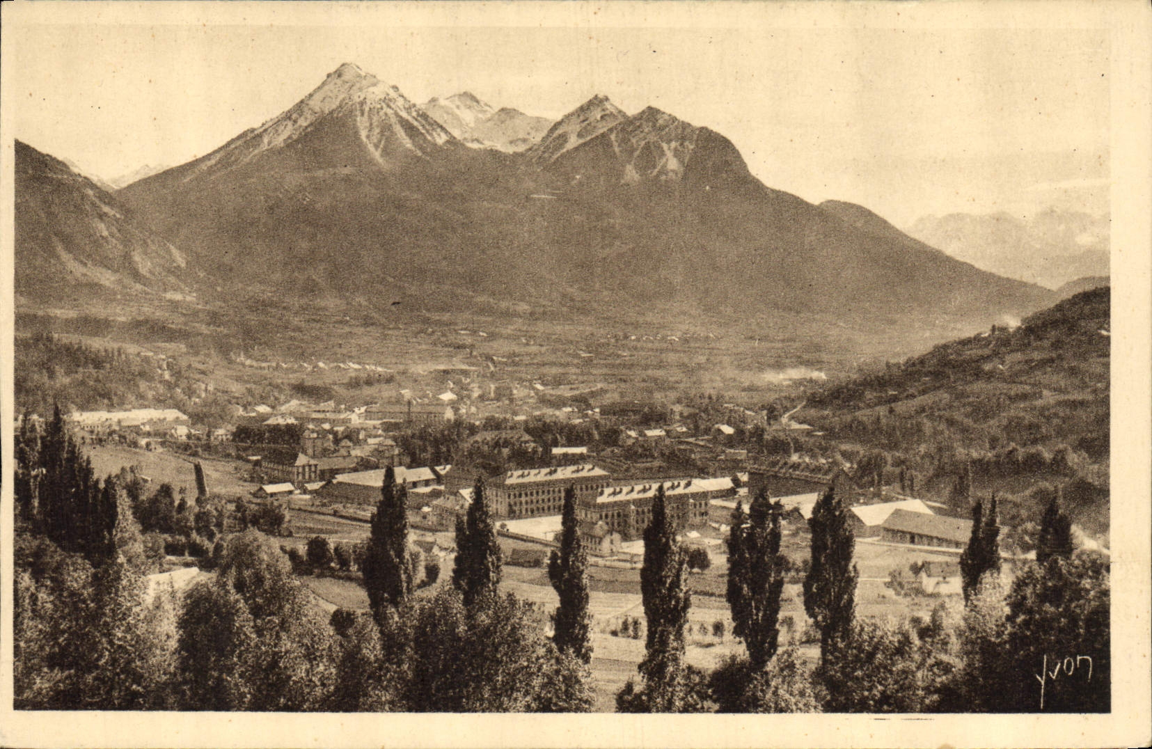 CPA La Douce France les Alpes Briancon Htes Alpes vue generale 