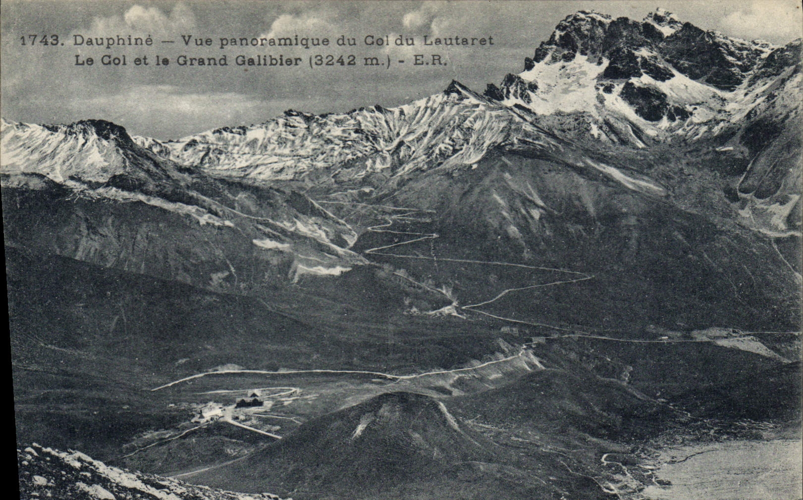 CPA Dauphine vue panoramique du Col du Lautaret le Col et le Grand Galbier