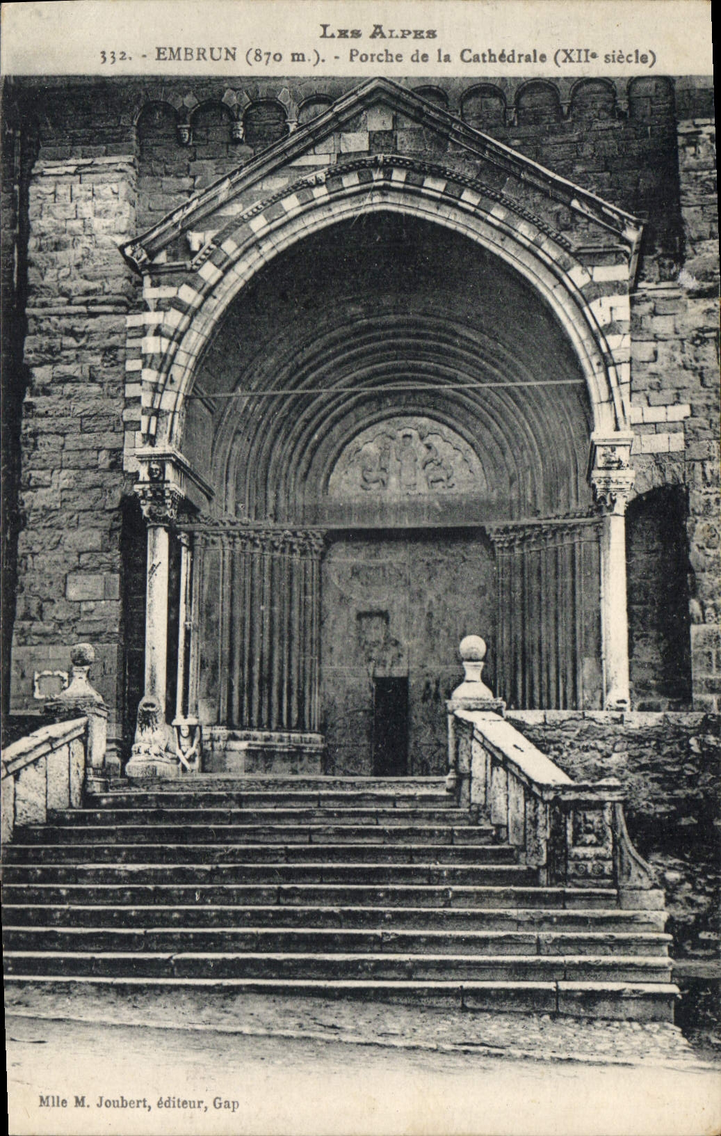 CPA Les Alpes Embrun Porche de la Cathedrale XII siecle 